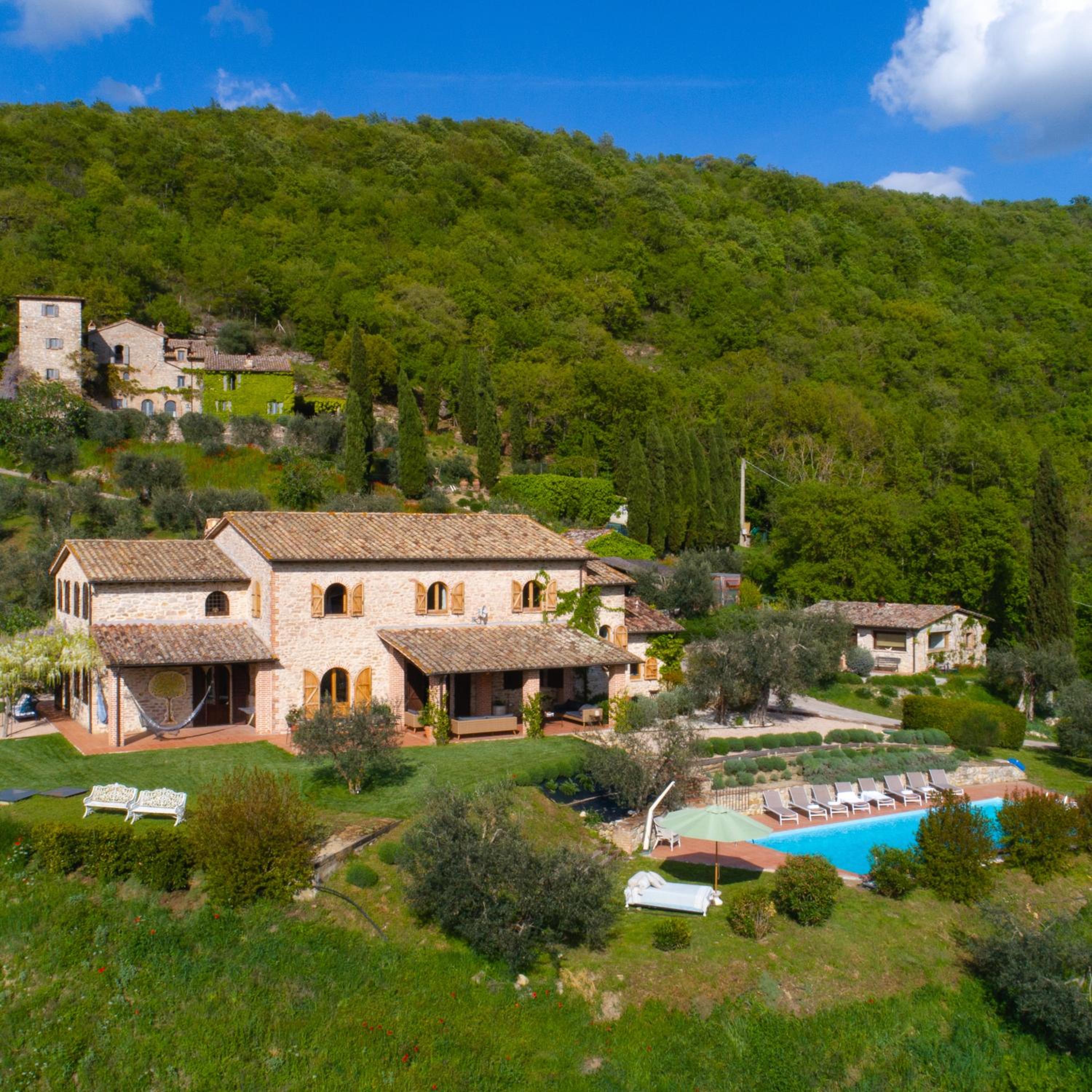 Farmhouse in Umbria view 3