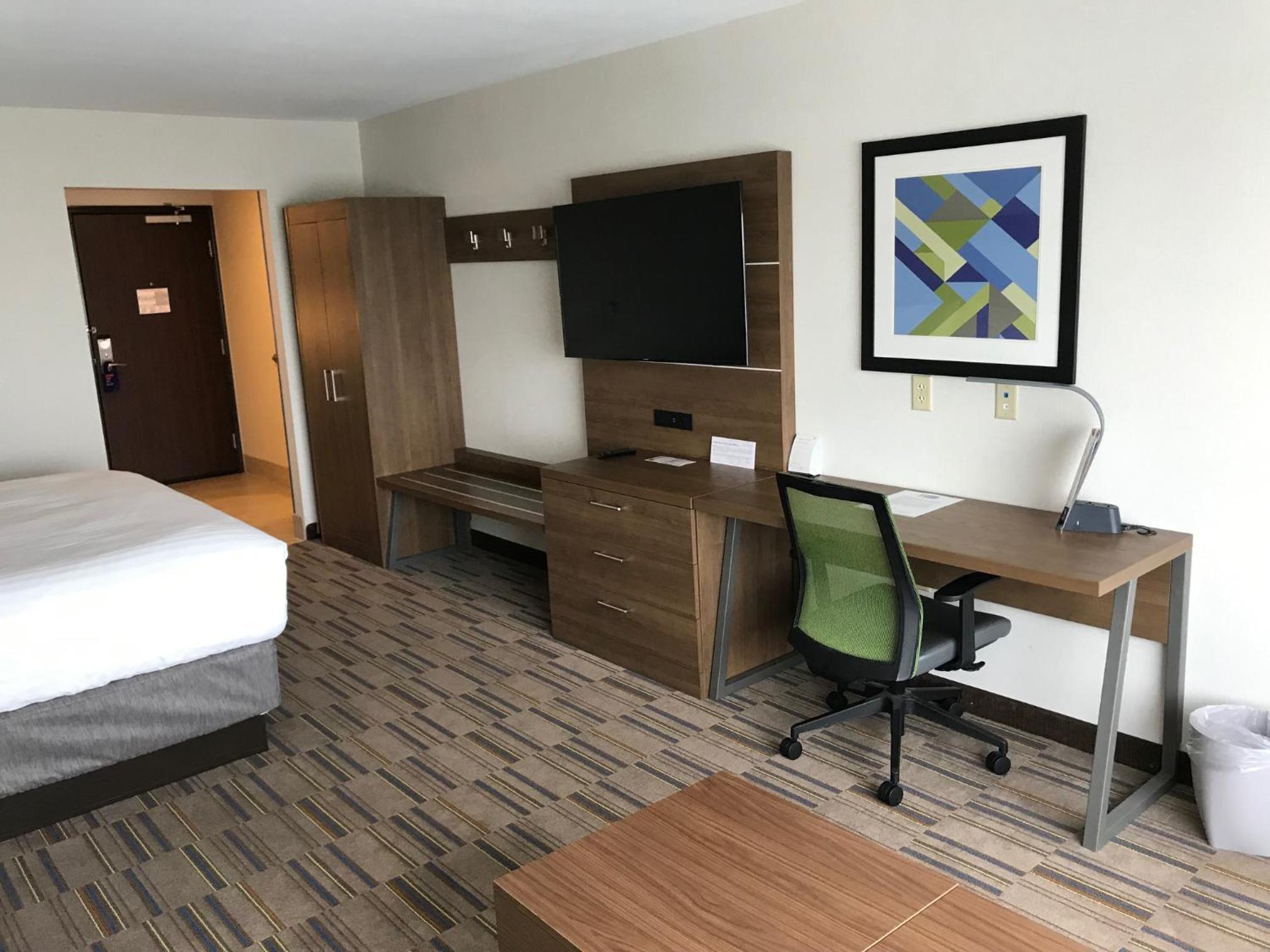Holiday Inn Express  Suites - Pittsburgh - Monroeville, an IHG Hotel - Property Image 12
