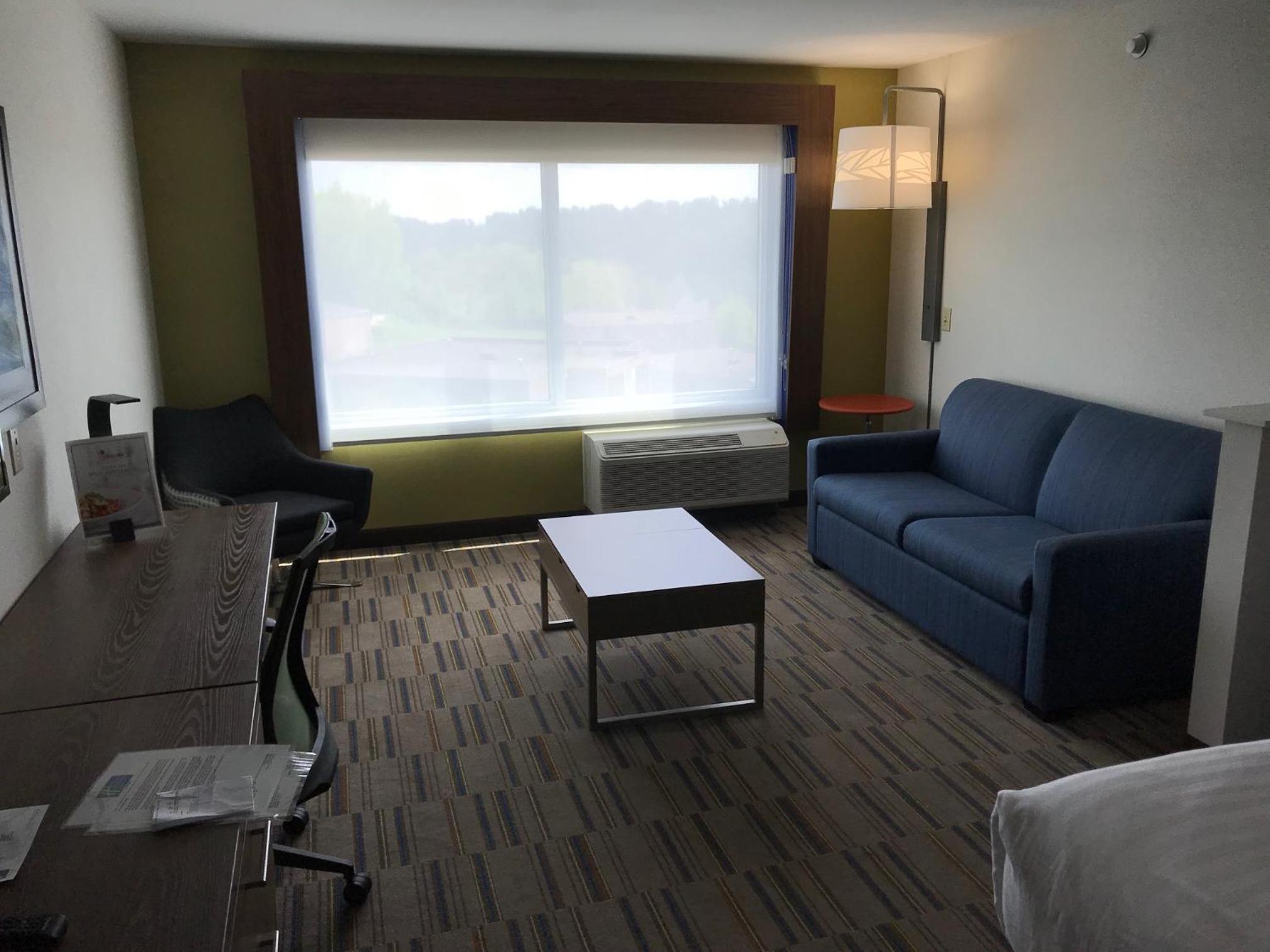 Holiday Inn Express  Suites - Pittsburgh - Monroeville, an IHG Hotel - Property Image 13
