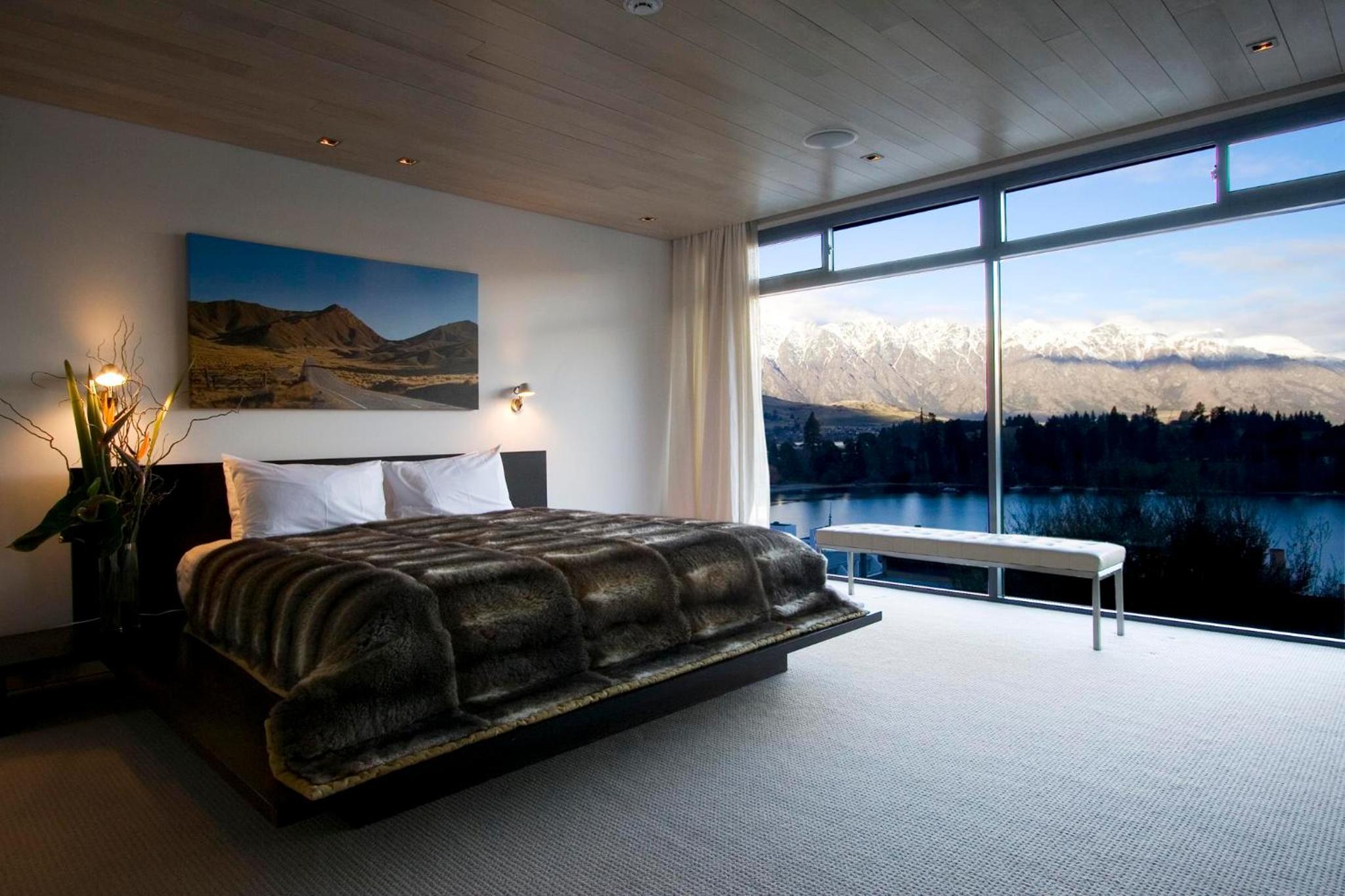 Forty Two by Amazing Accom