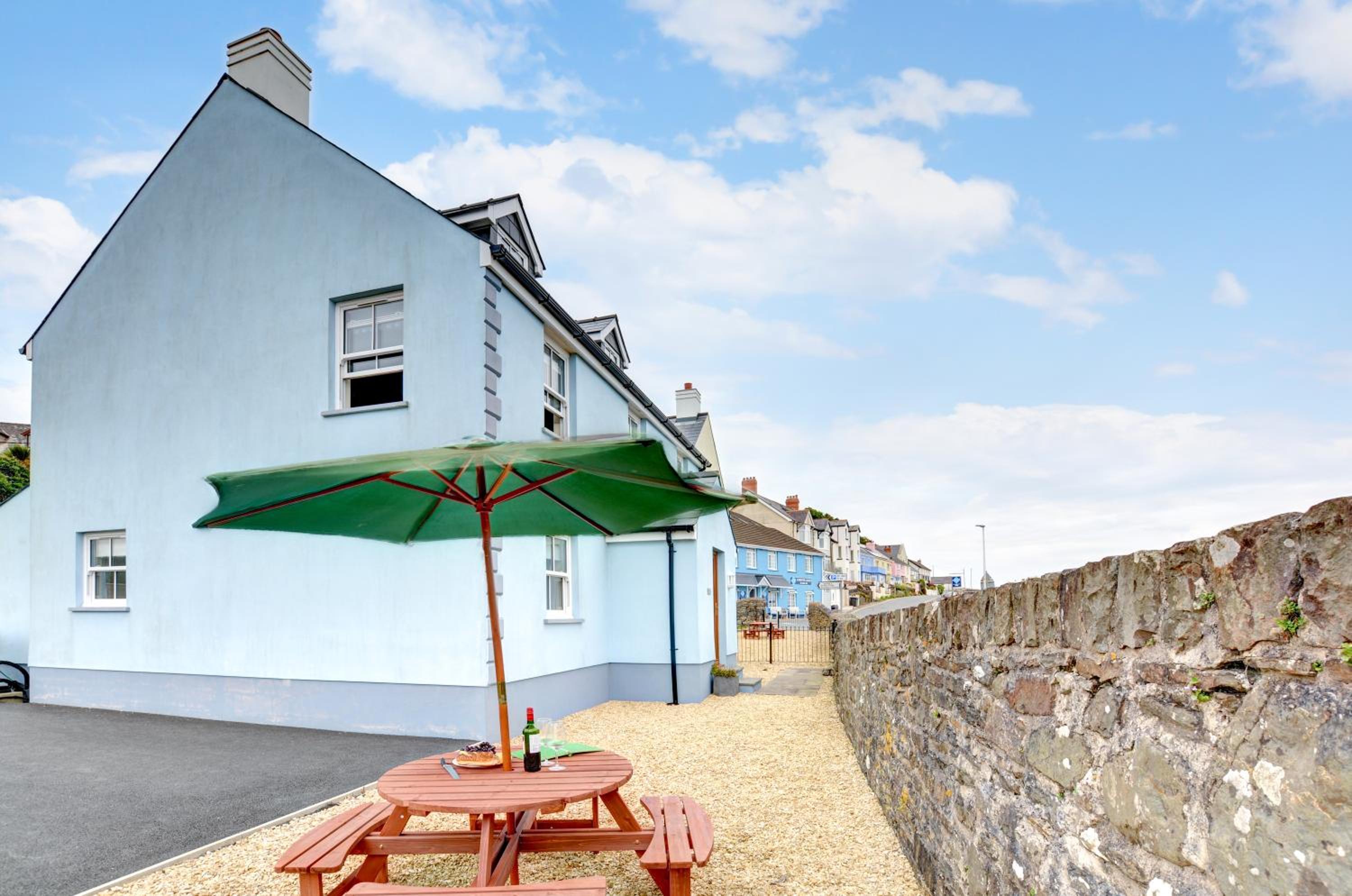 5 Bed in Amroth oc-pw9067