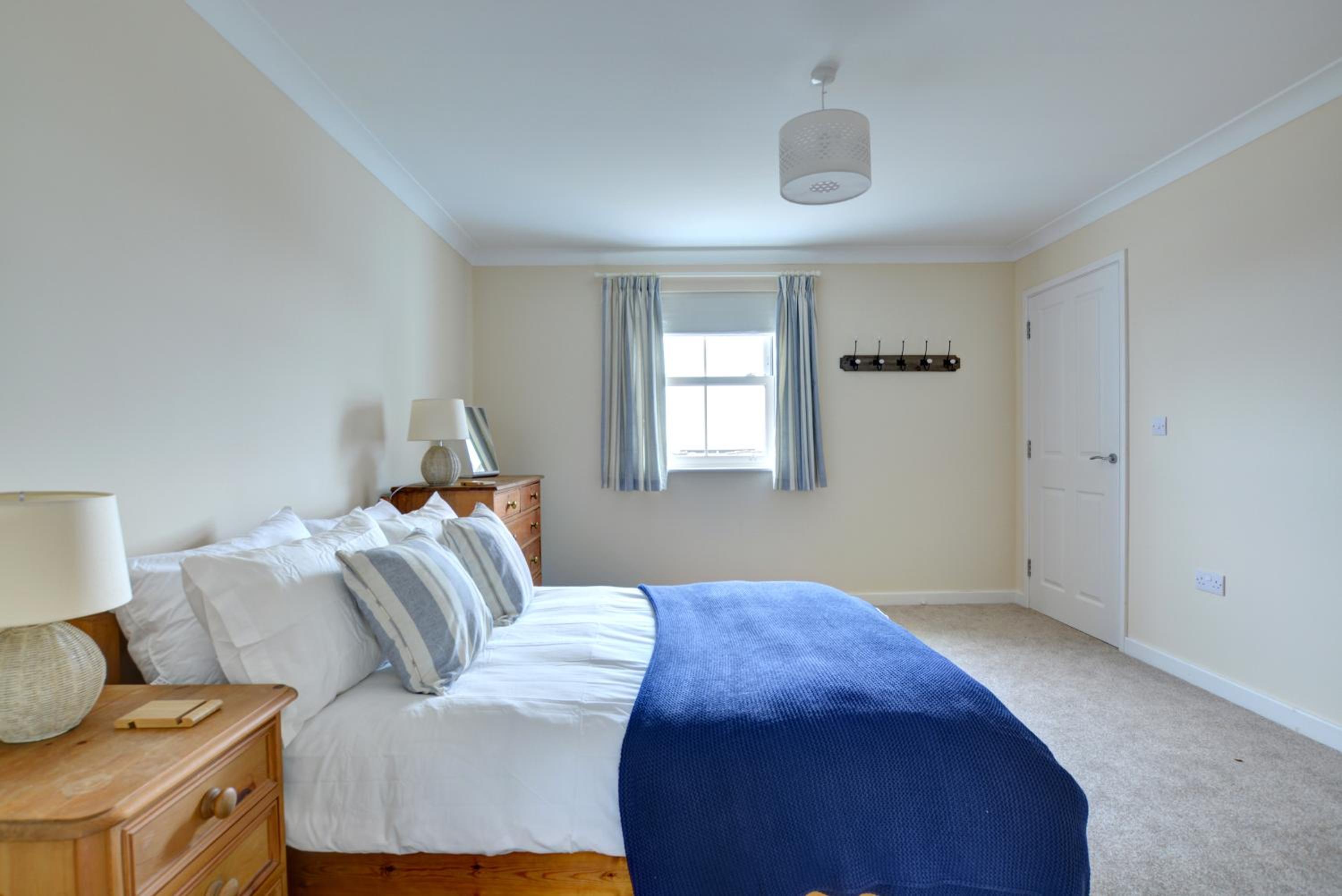 5 Bed in Amroth oc-pw9067