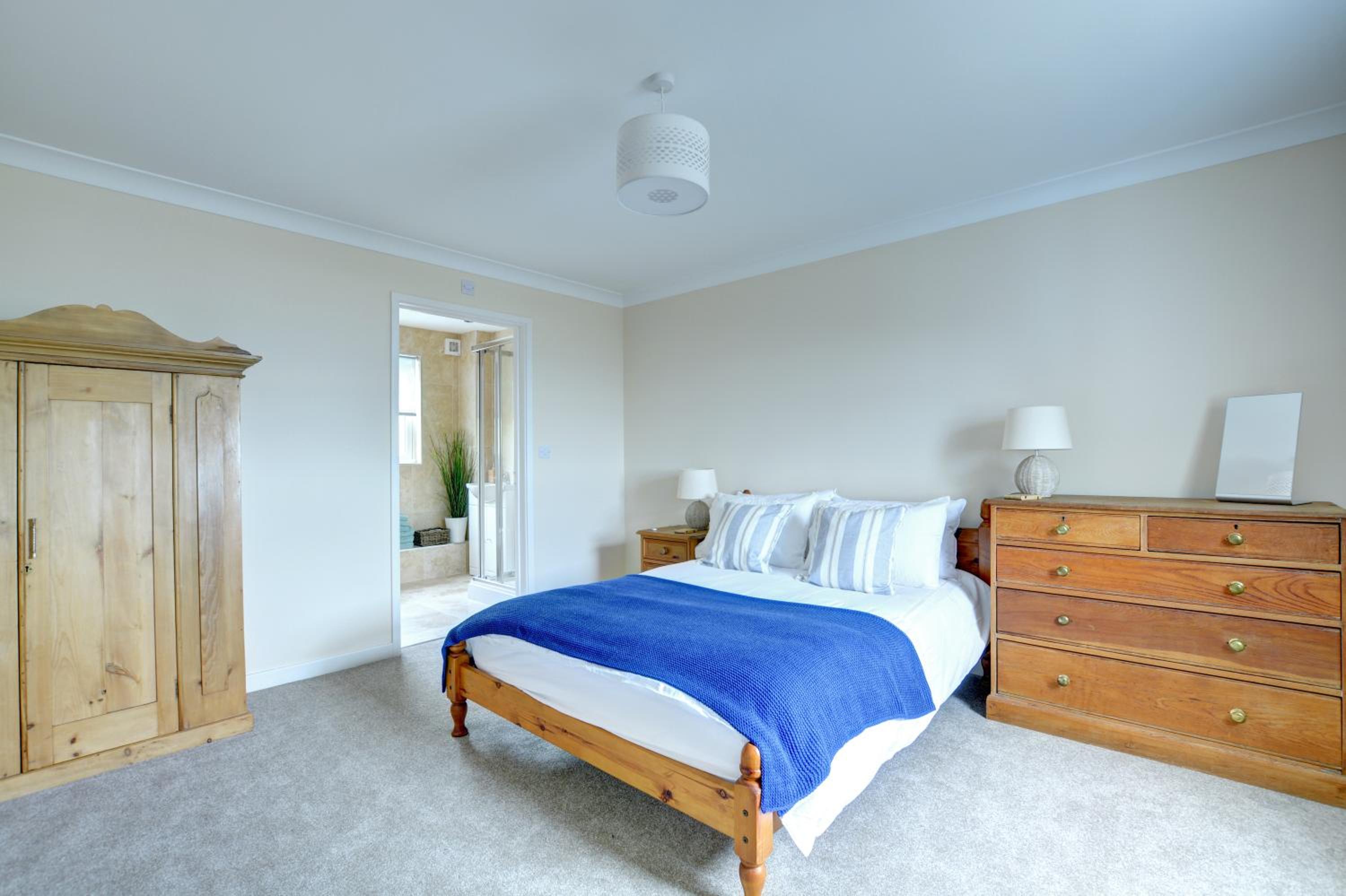 5 Bed in Amroth oc-pw9067