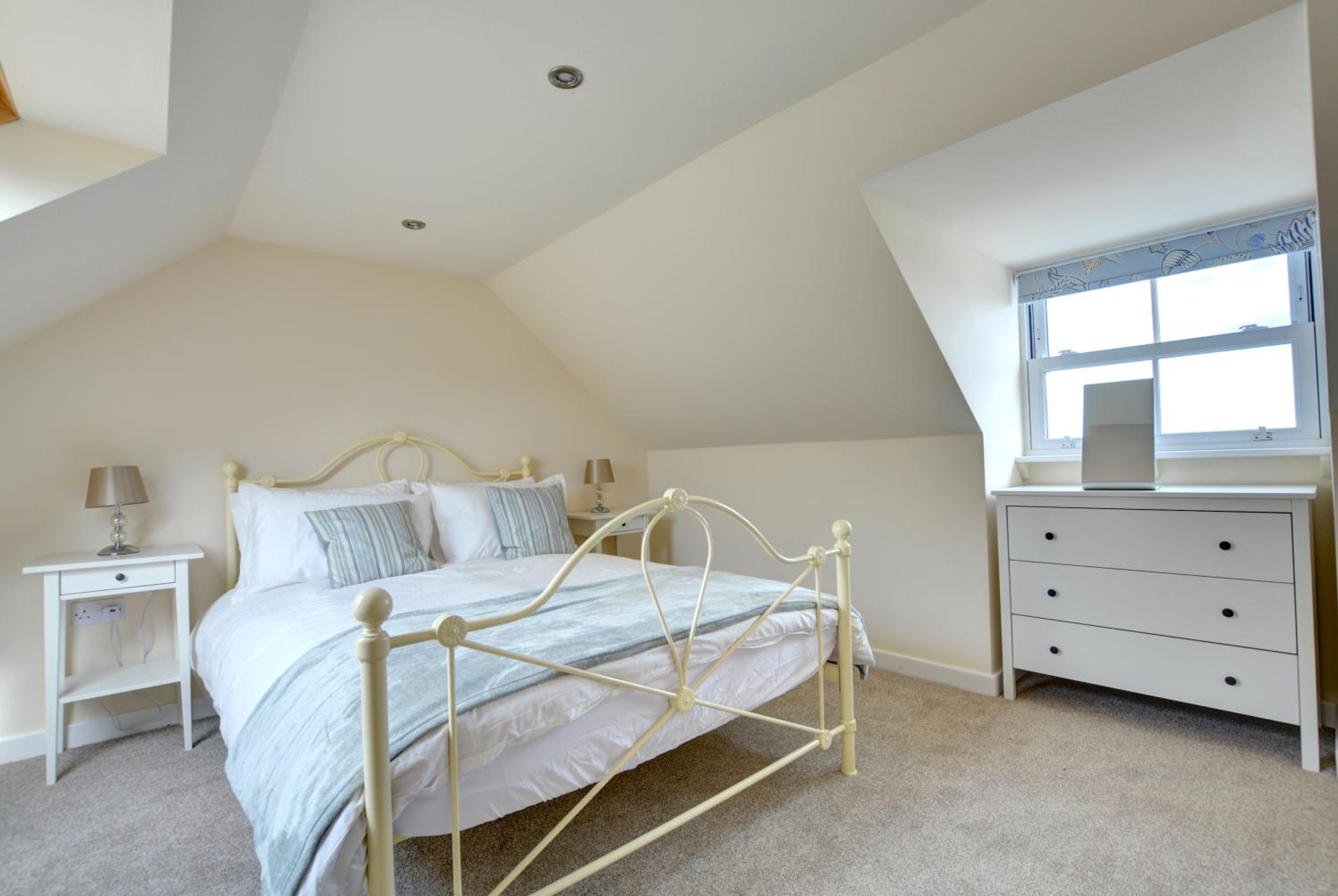 5 Bed in Amroth oc-pw9067