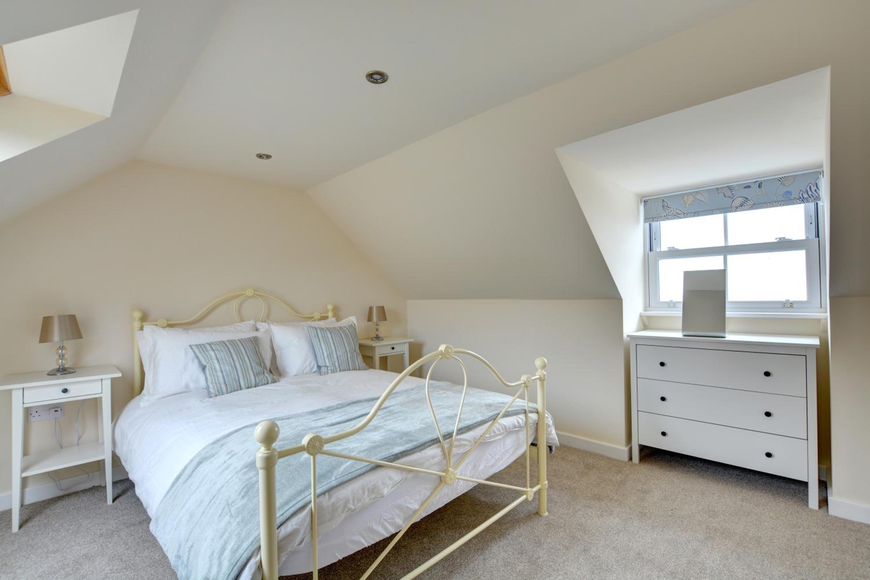 5 Bed in Amroth oc-pw9067