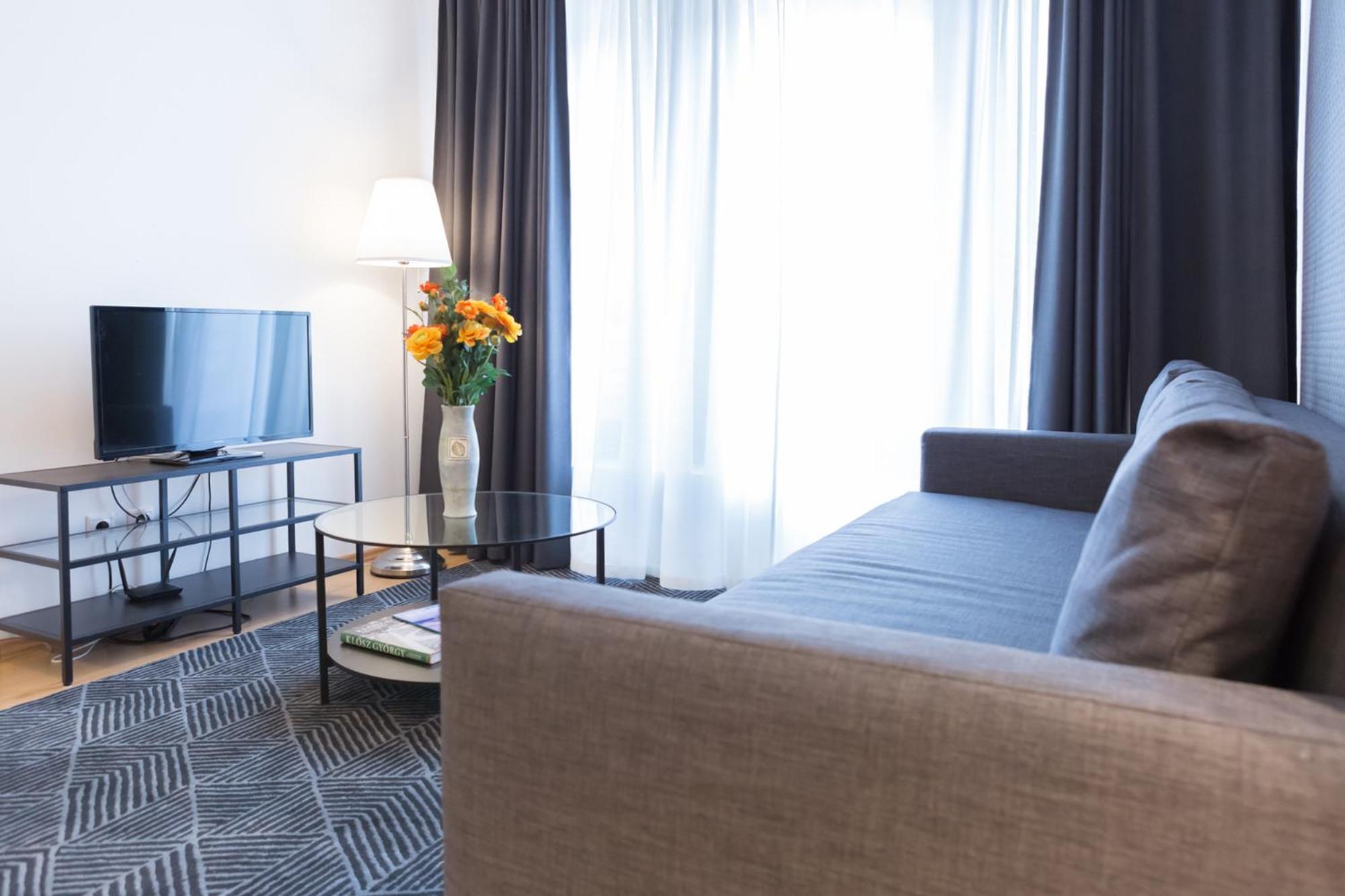 InnerCity Apartments Opera view 2