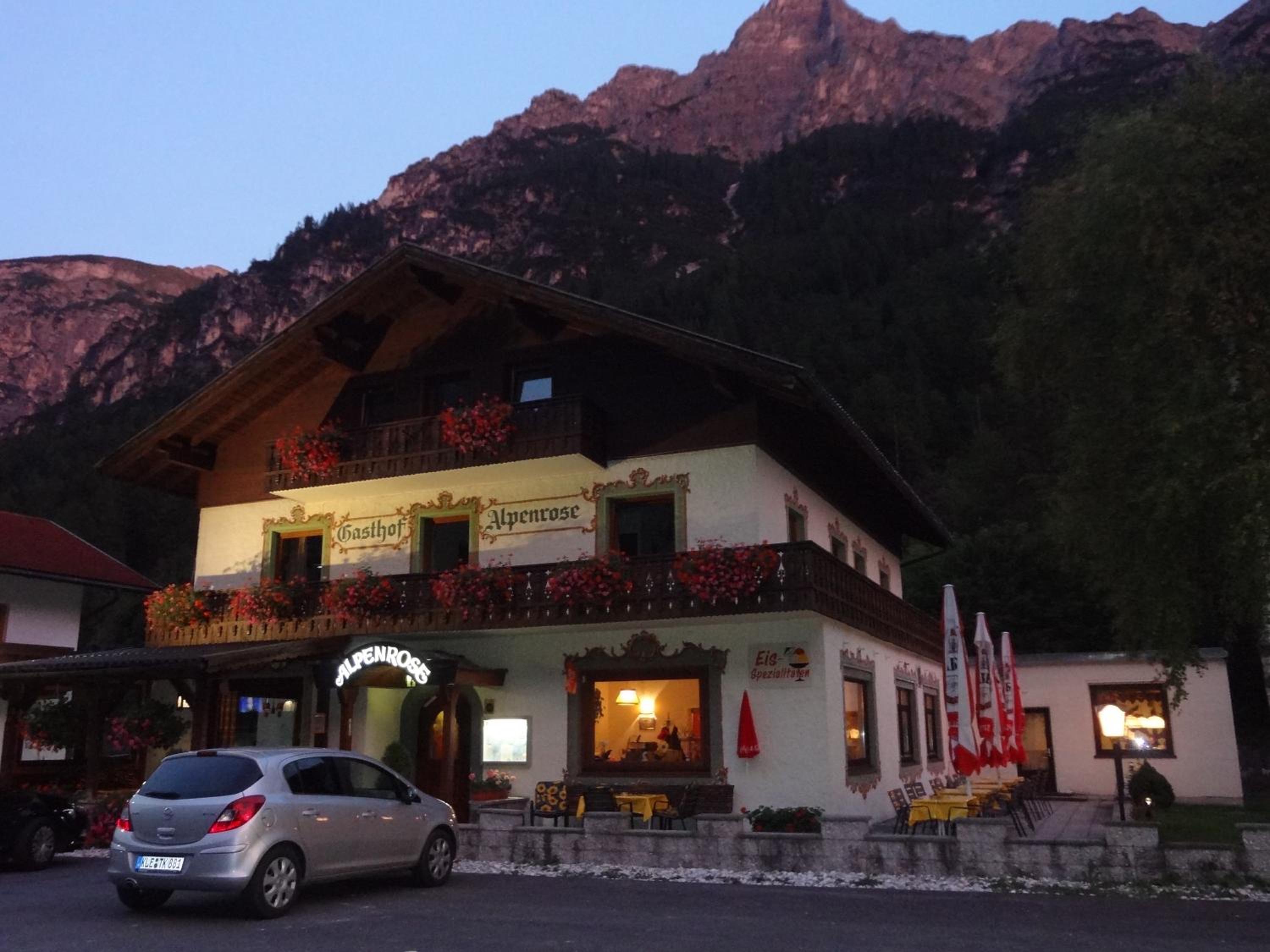 Pension Nina & Gasthof Alpenrose