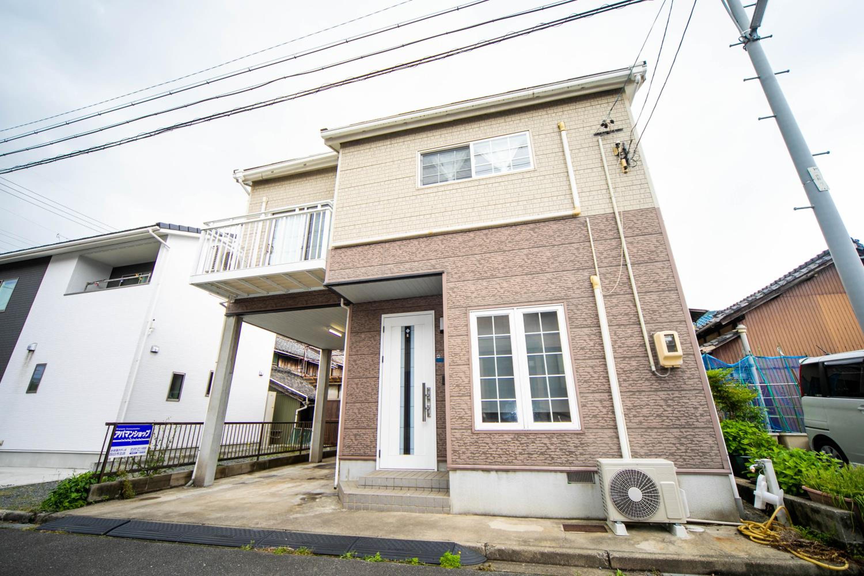 Hotel 9 Min To Yokkaichi Tomida Stn House