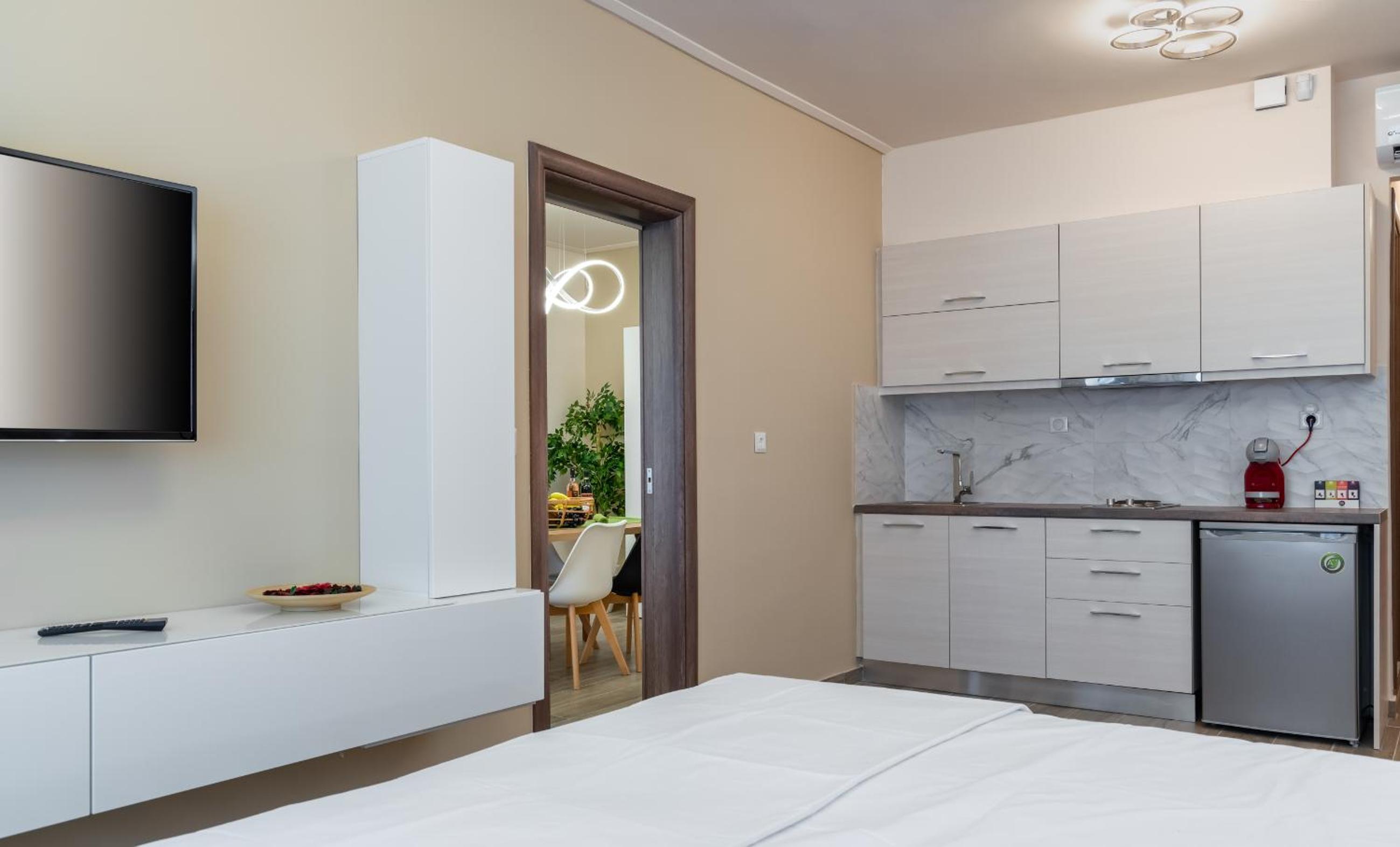 Amazing Apartments @ Aiolou Str.