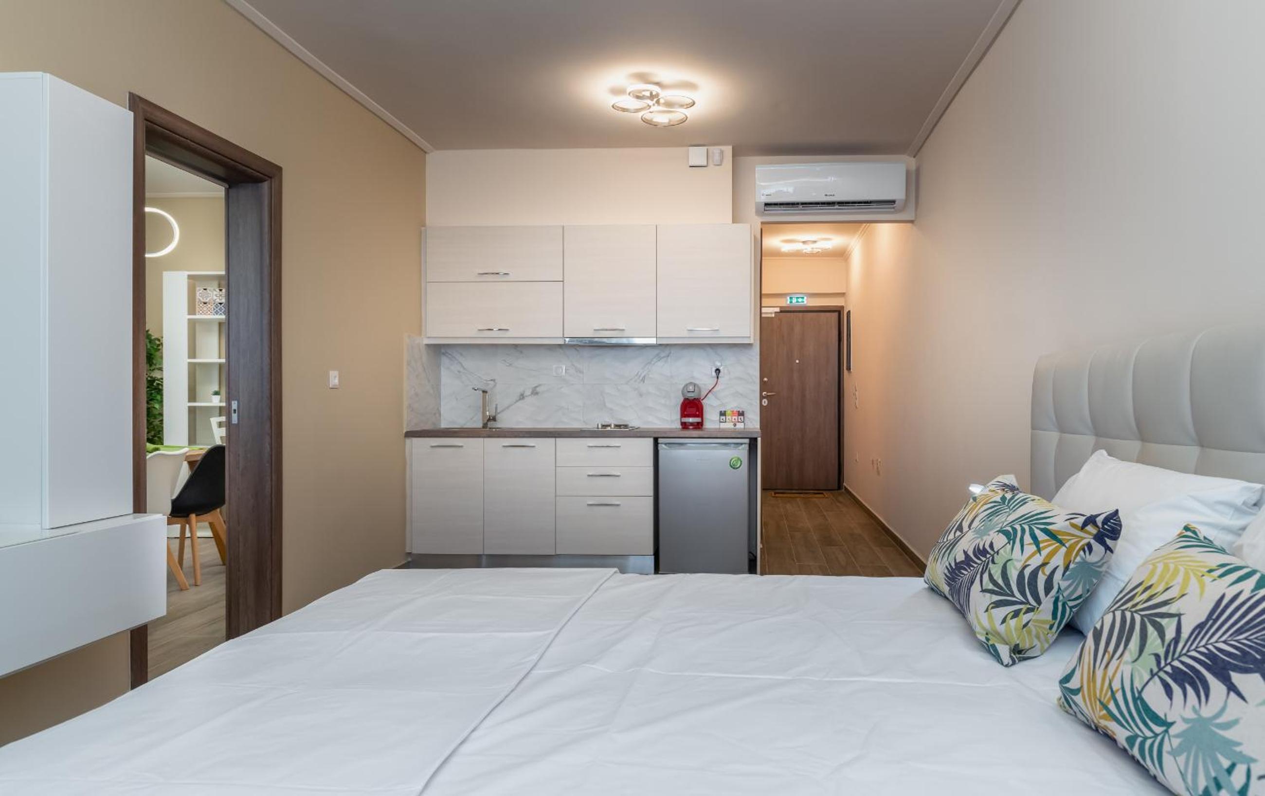 Amazing Apartments @ Aiolou Str.