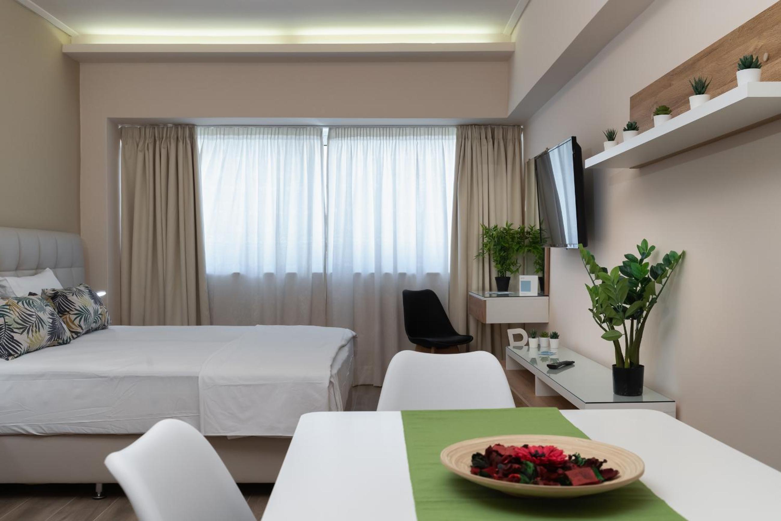 Amazing Apartments @ Aiolou Str.