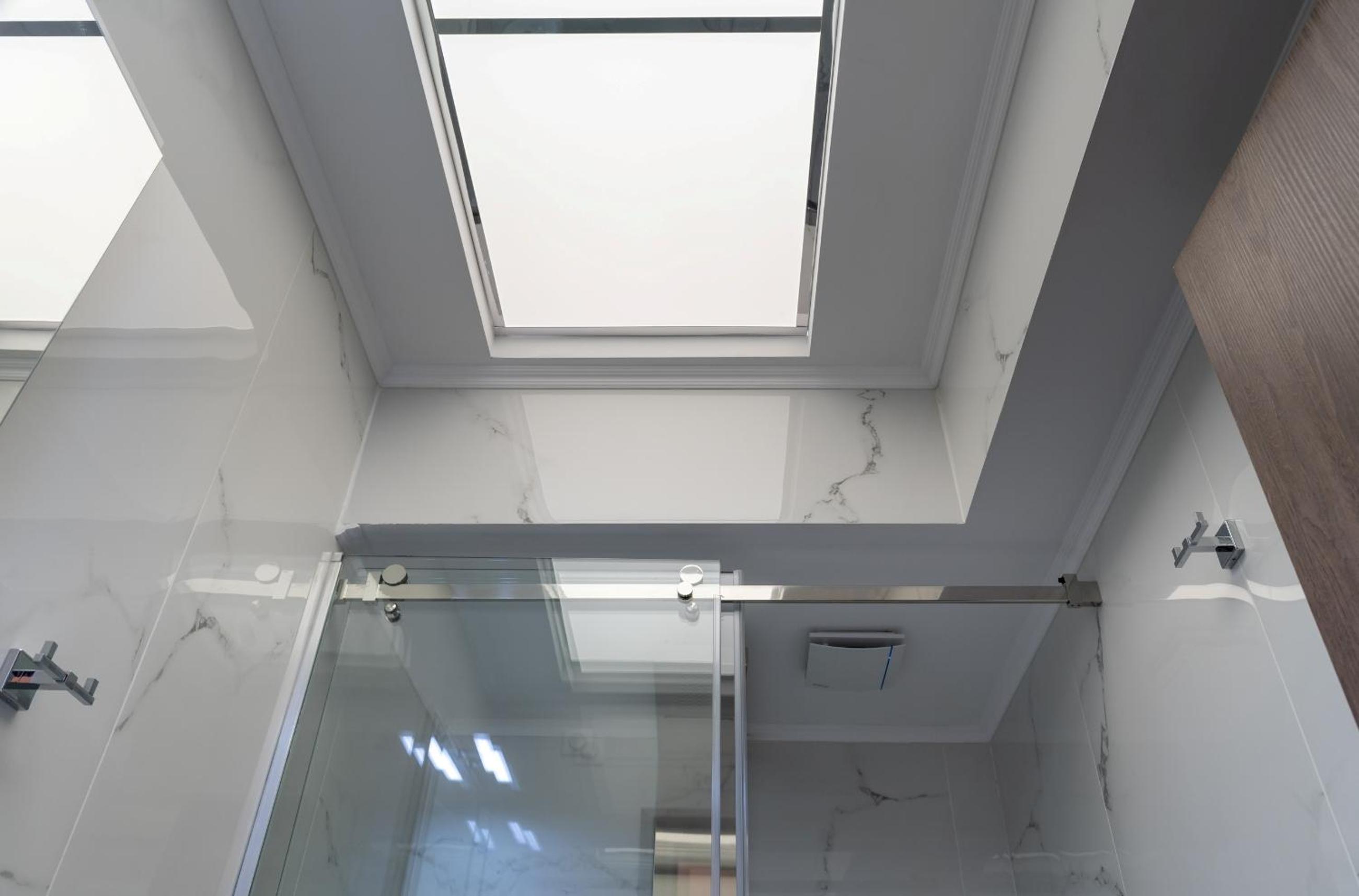 Amazing Apartments @ Aiolou Str.