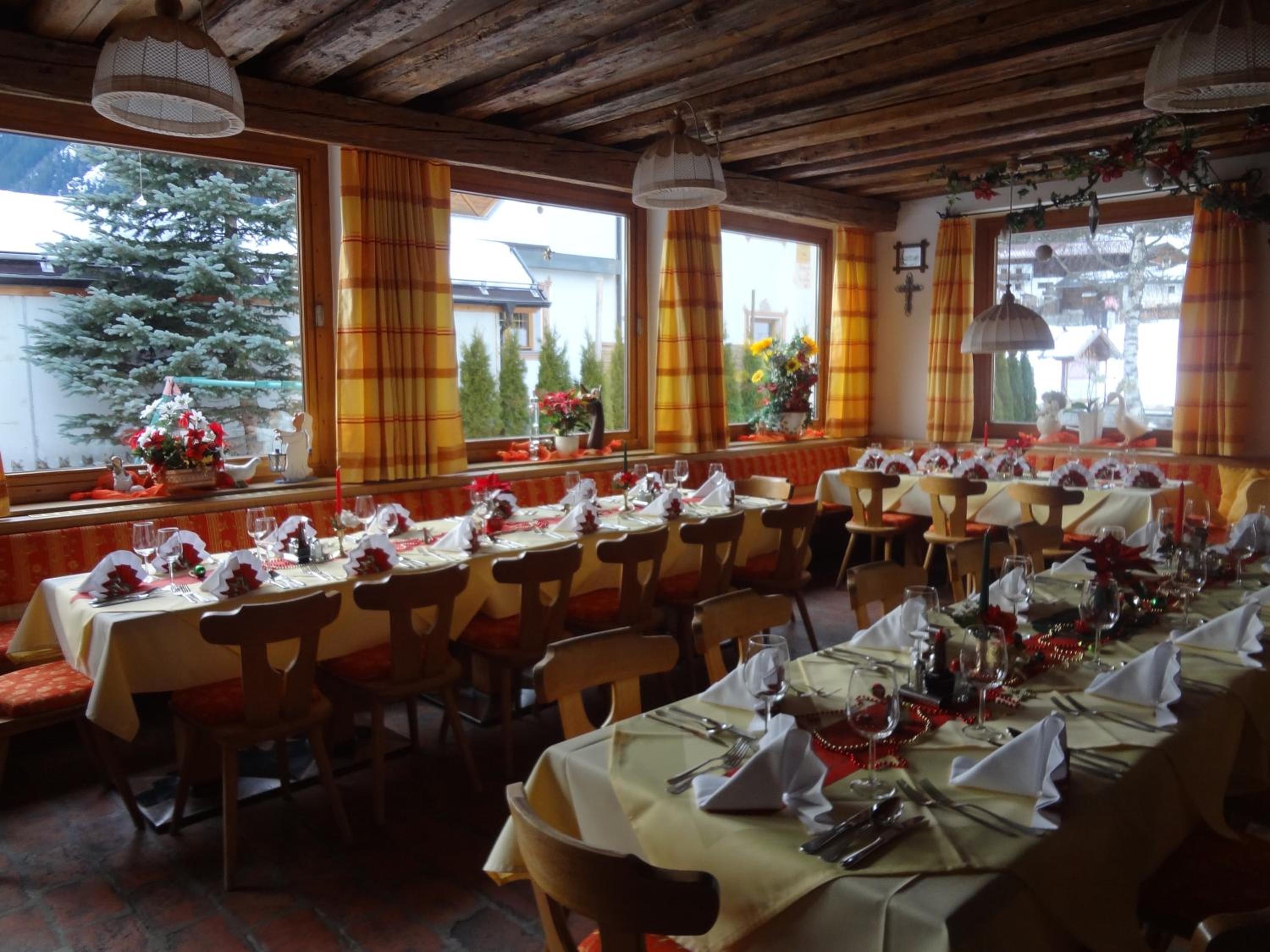 Pension Nina & Gasthof Alpenrose