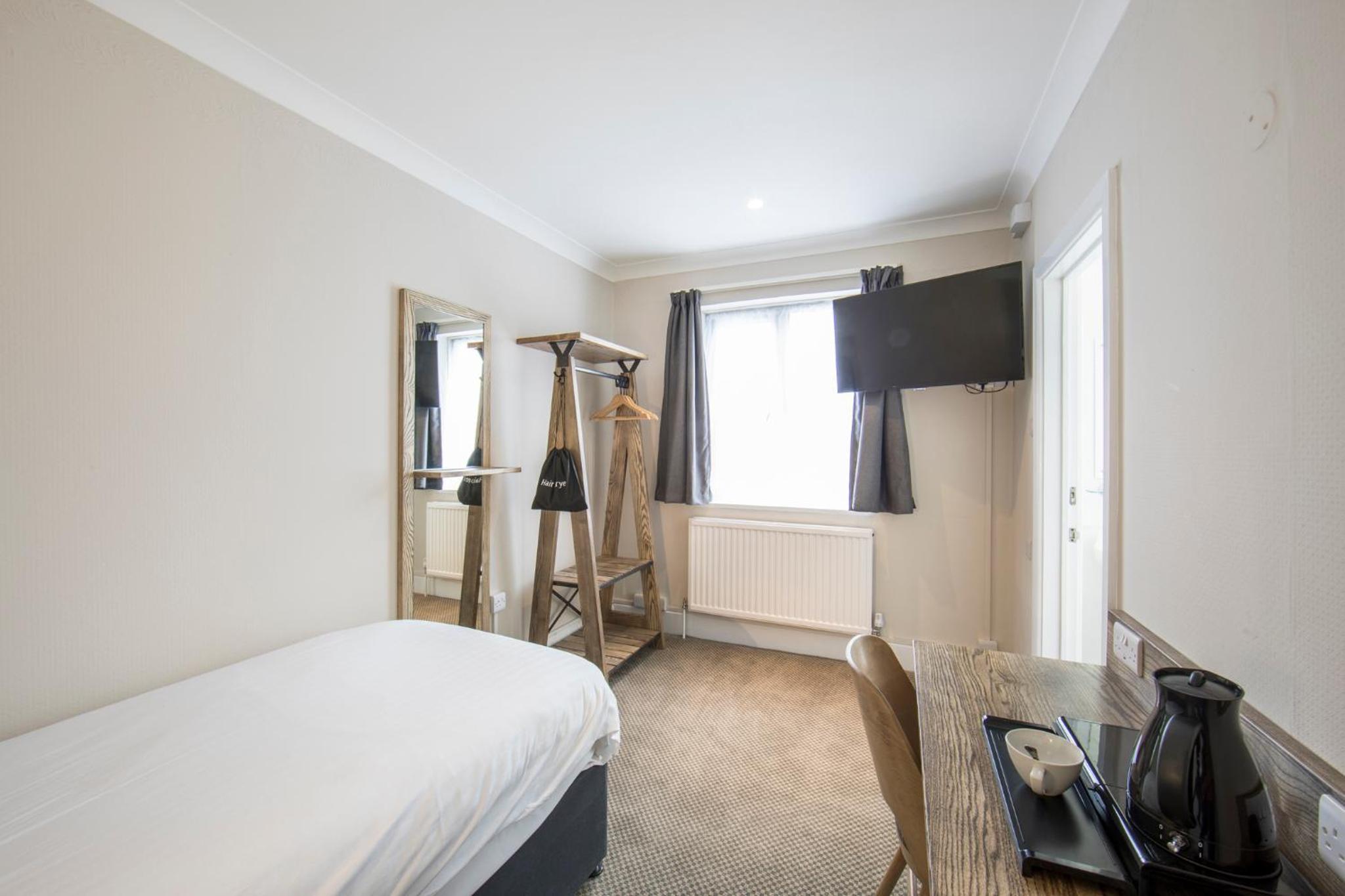 Sherborne Vacations - Half Moon, Sherborne by Marston's Inns - Property Image 5