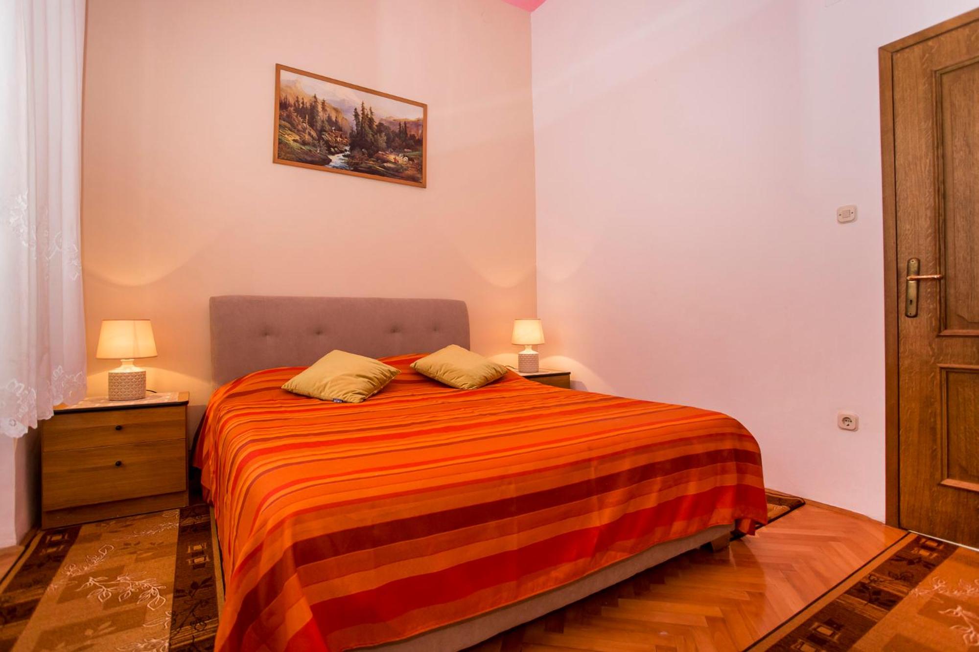 emanuel apartman