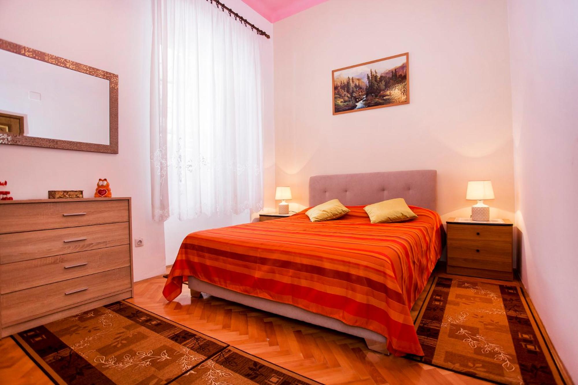 emanuel apartman