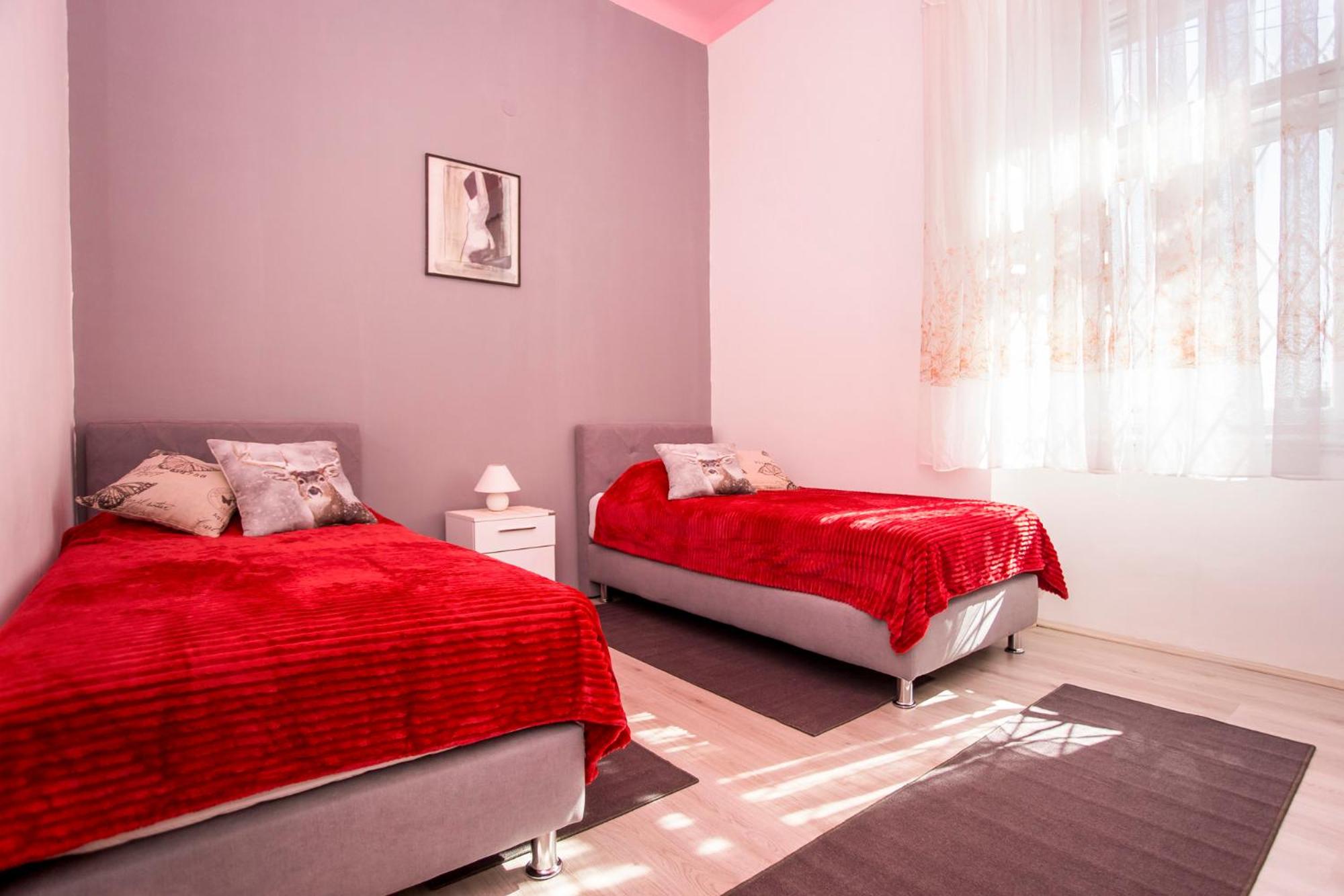 emanuel apartman