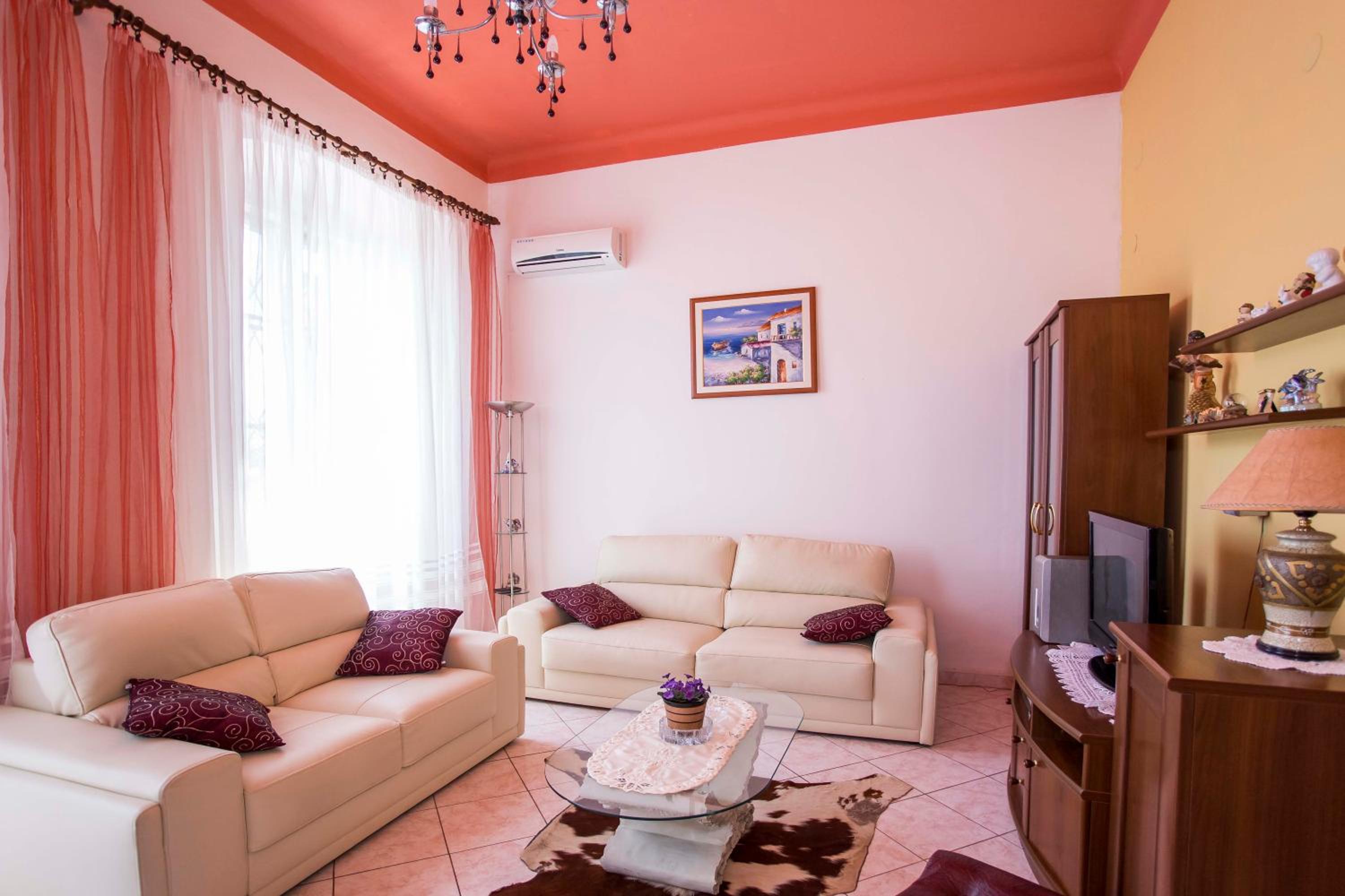 emanuel apartman