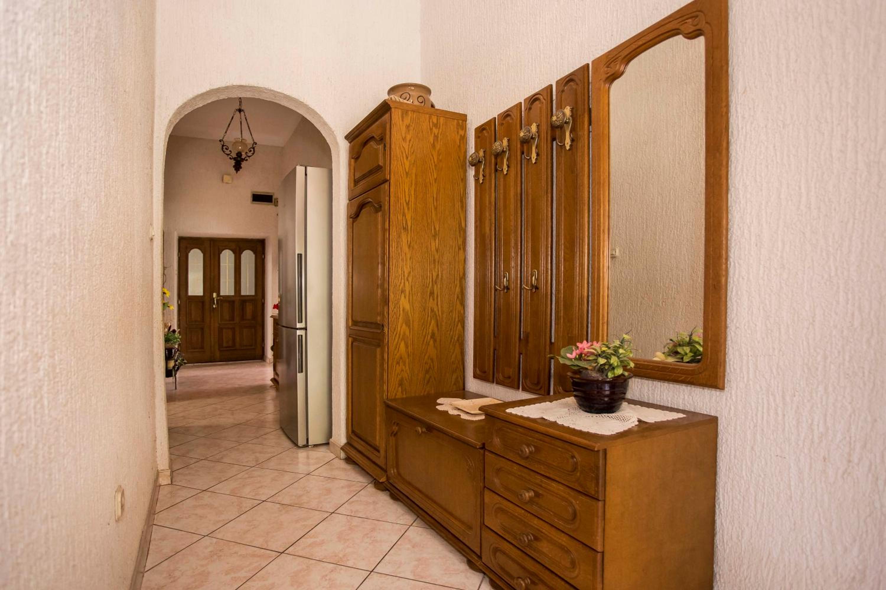 emanuel apartman