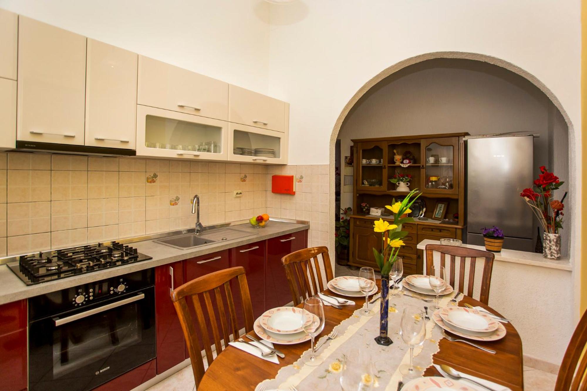 emanuel apartman