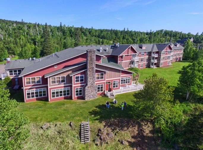 Cove Point Lodge