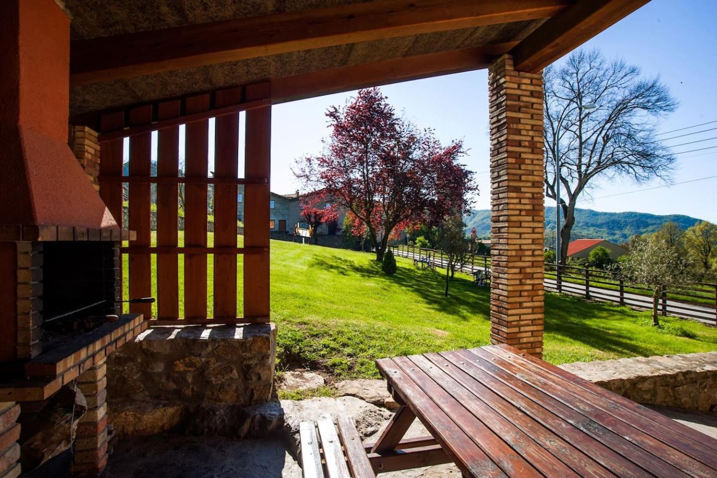 Can Cisquet view 5