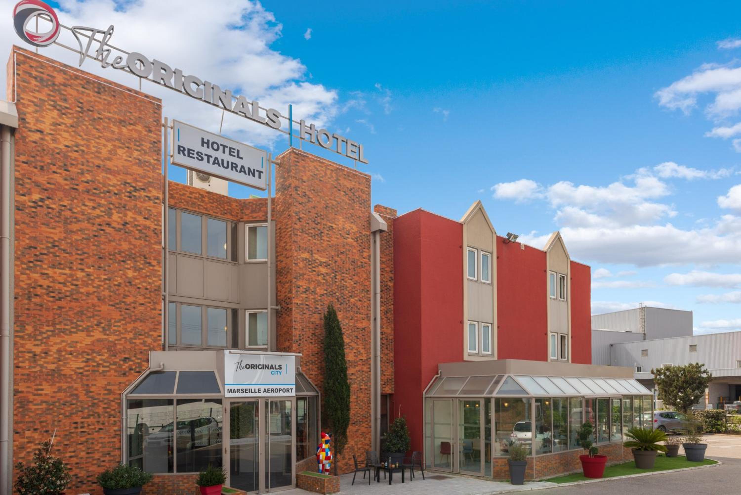 Hotel The Originals City Hôtel Marseille Aéroport - Image 1