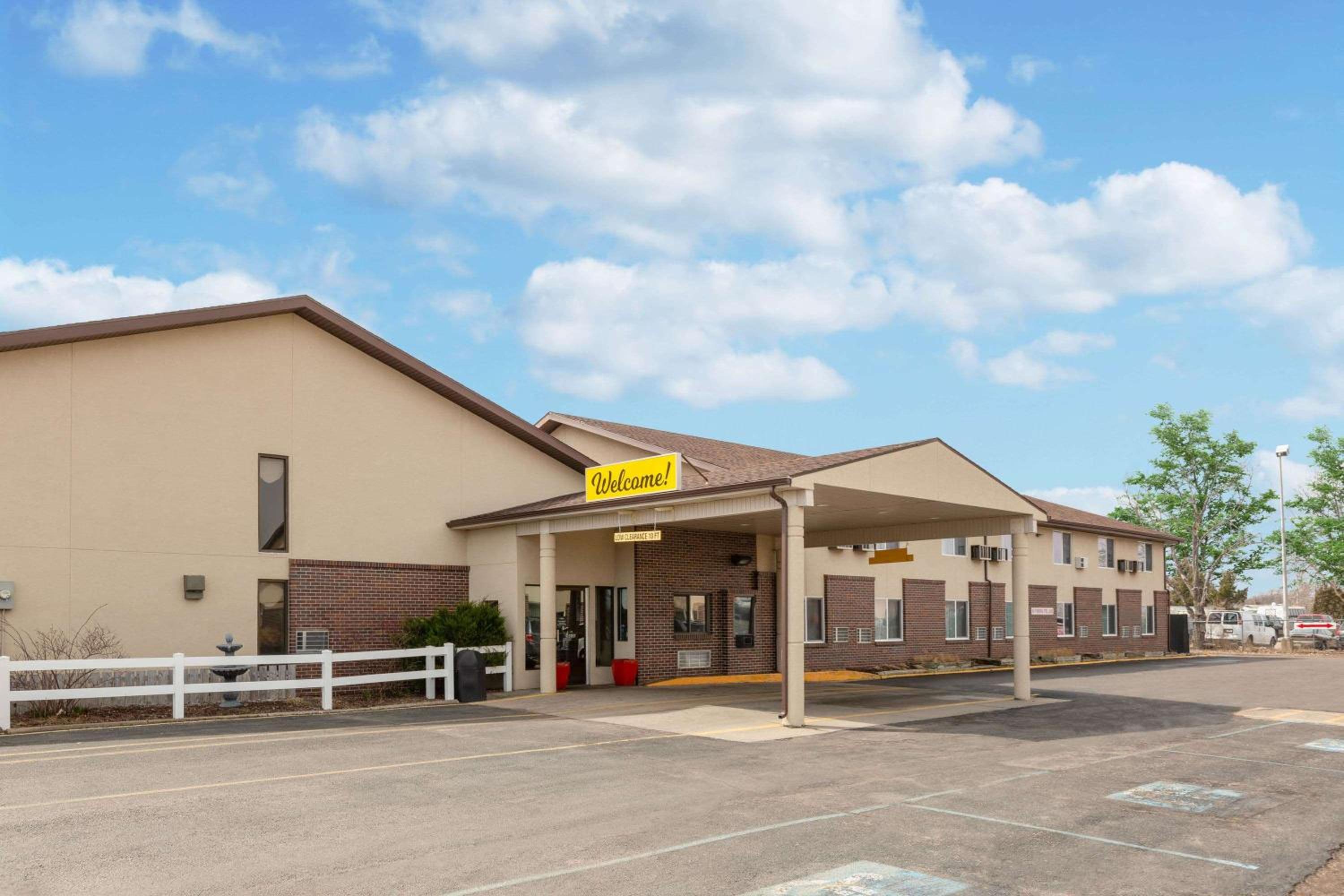 Super 8 by Wyndham North Platte view 2