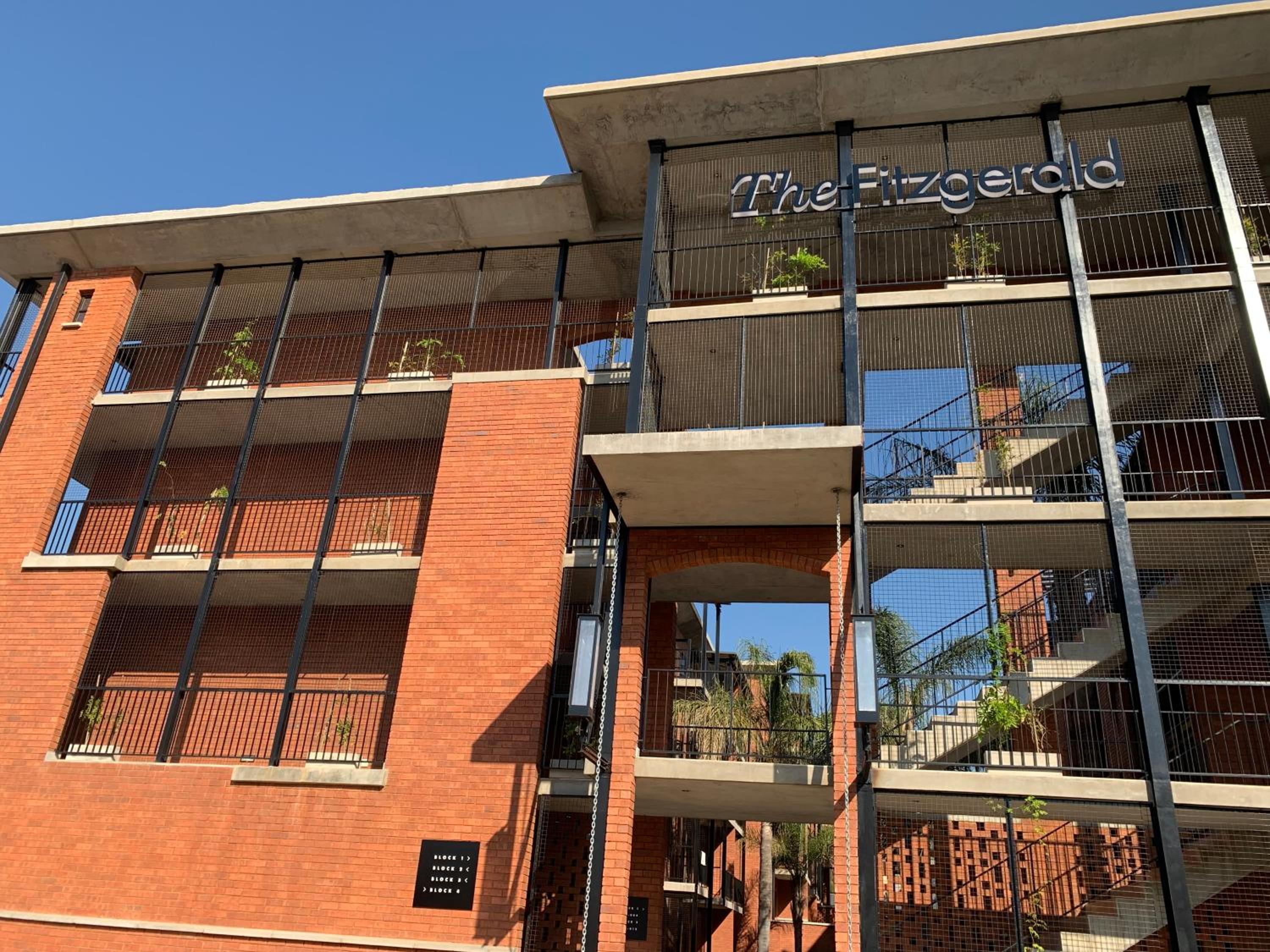 Hotel Trendy Melrose Apartment - Image 1