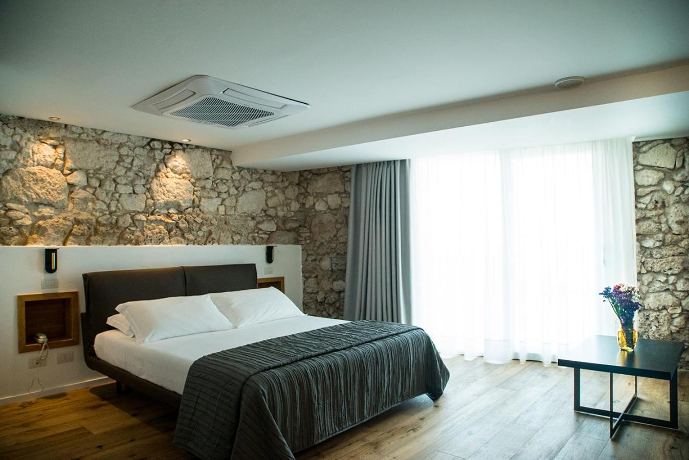 Re Dionisio Luxury Suites
