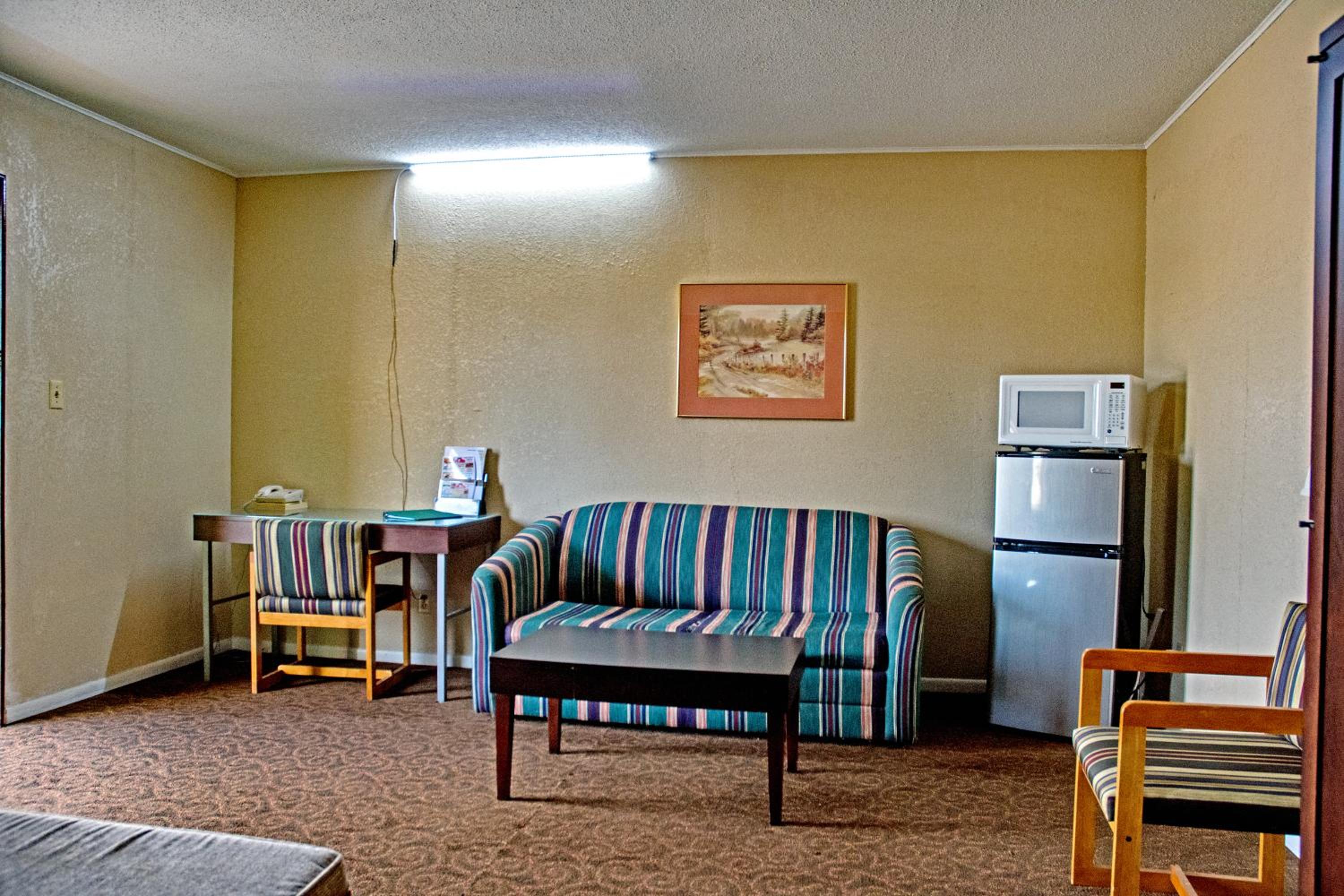 Emporia Vacations - America's Best Inn and Suites Emporia - Property Image 16