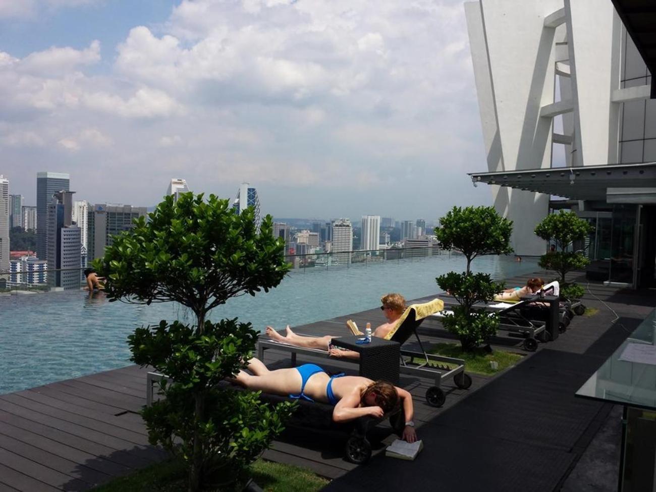 KLCC Inifinity Pool - The Regalia Residences & Suites by KL minsu