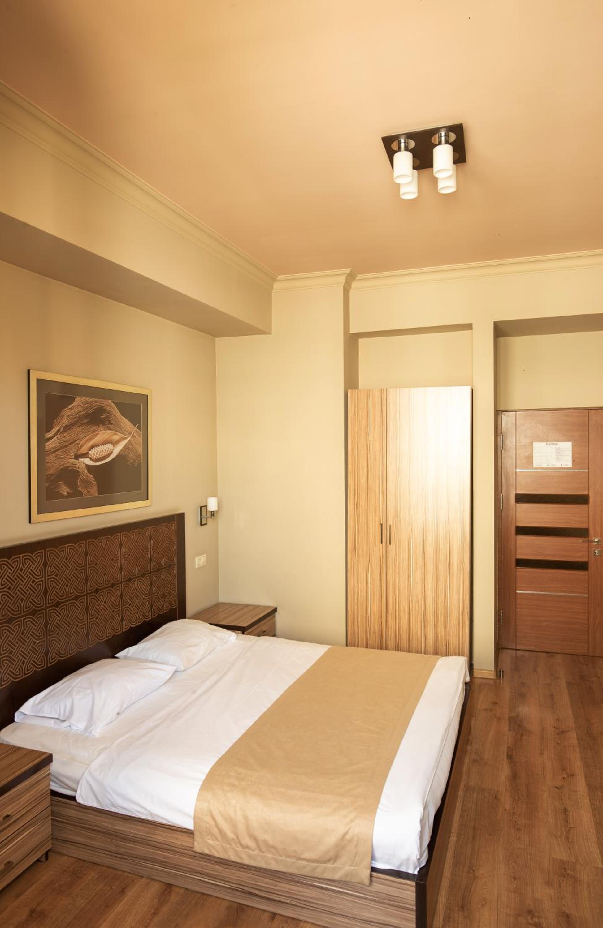 Kantar Hostel