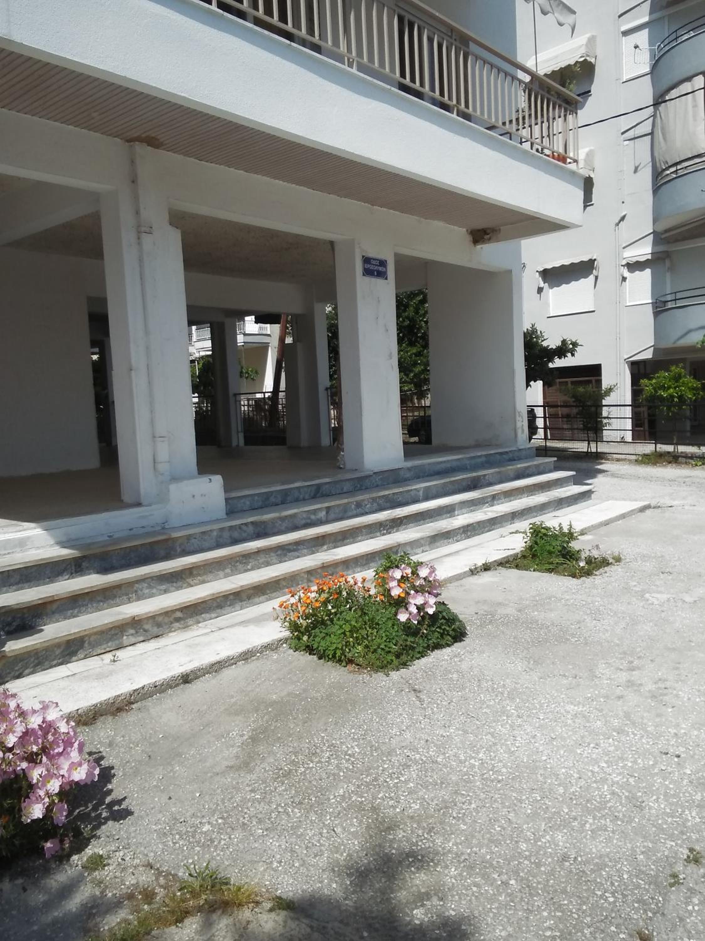 Hotel Majestik Room - Image 1