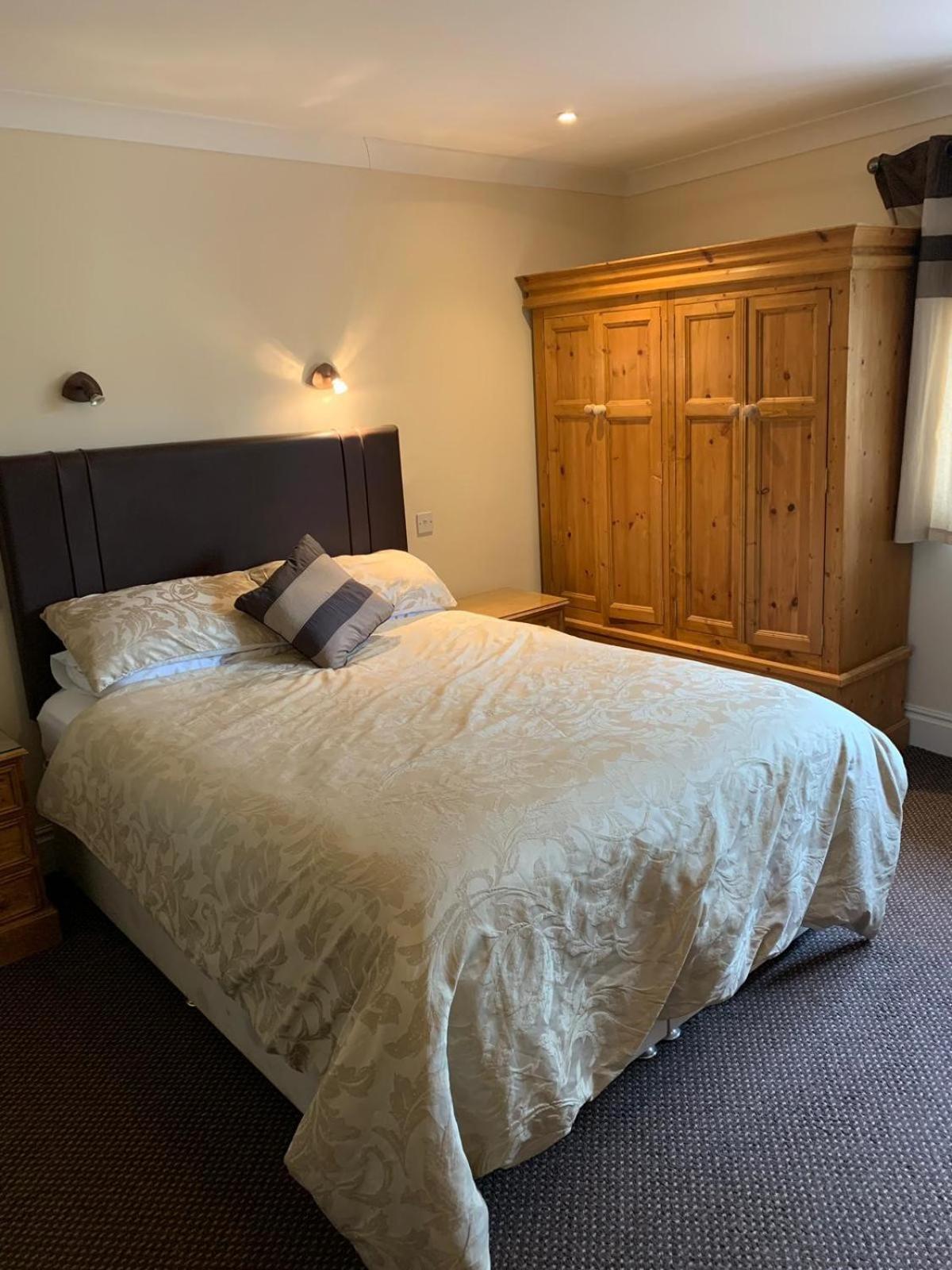 Oakrooms