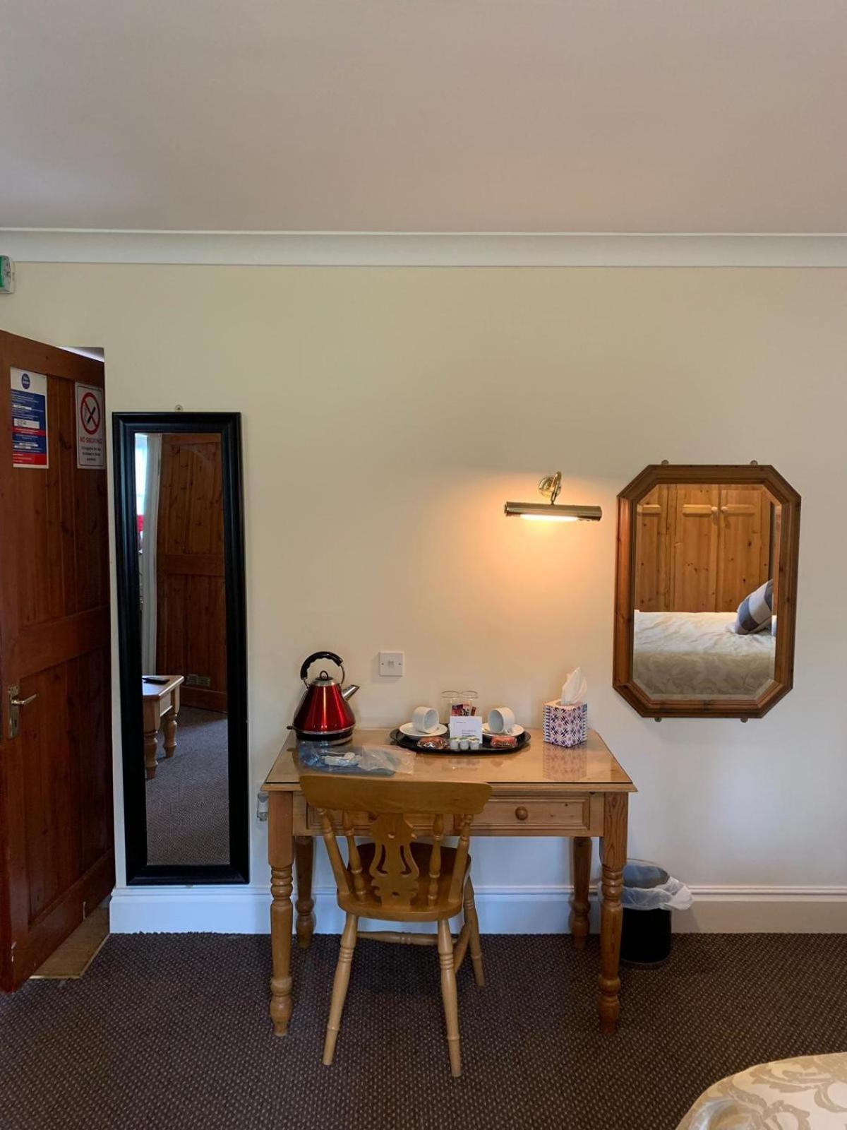 Oakrooms