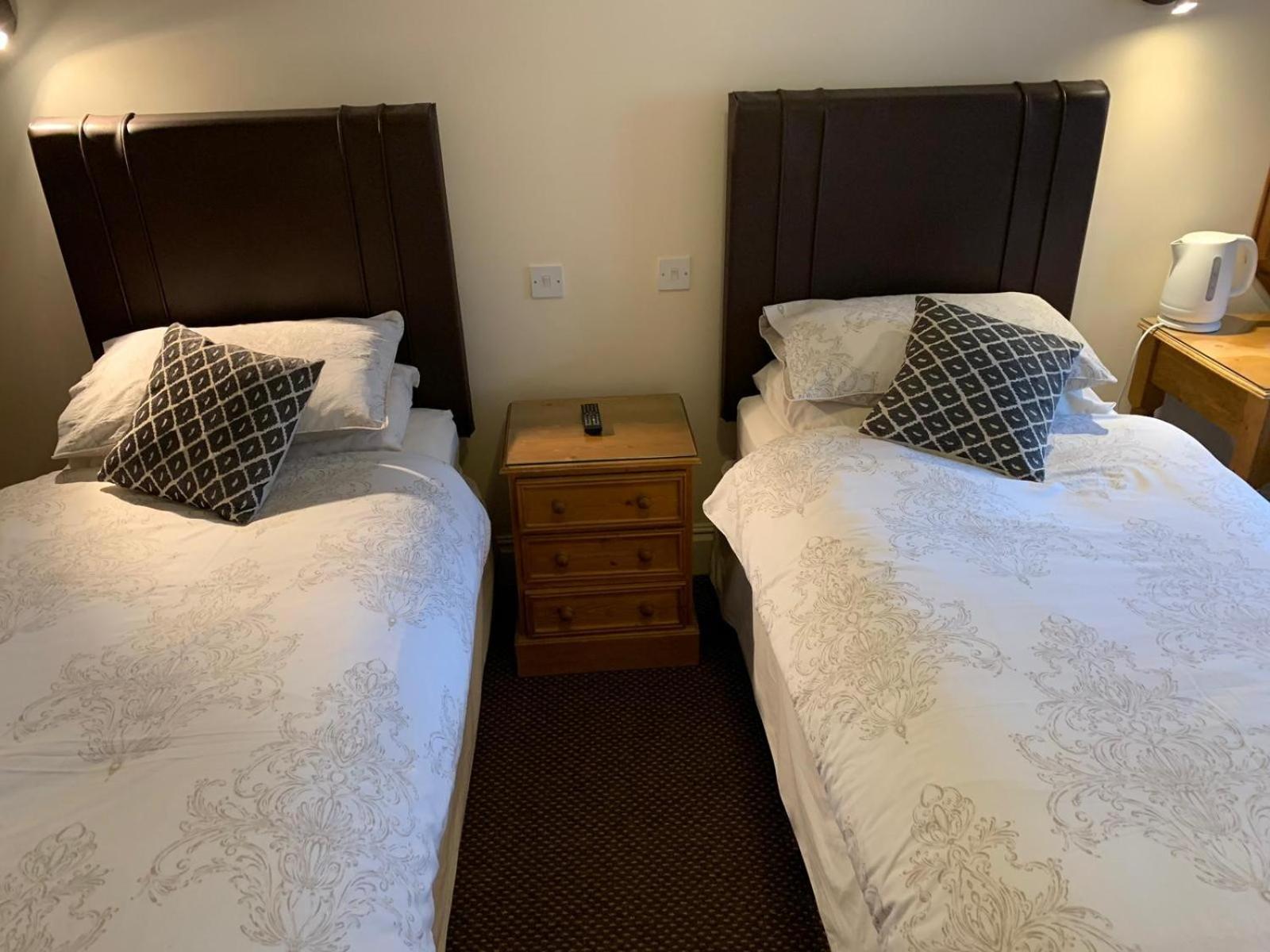 Oakrooms