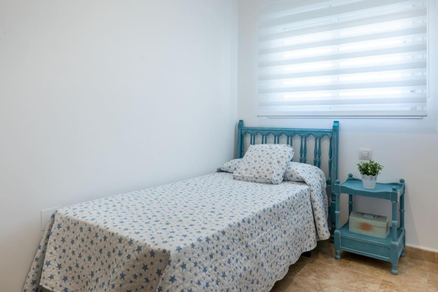 COMFORTABLE, CLOSE TO THE BEACH, POOL, NEW, PADDLE