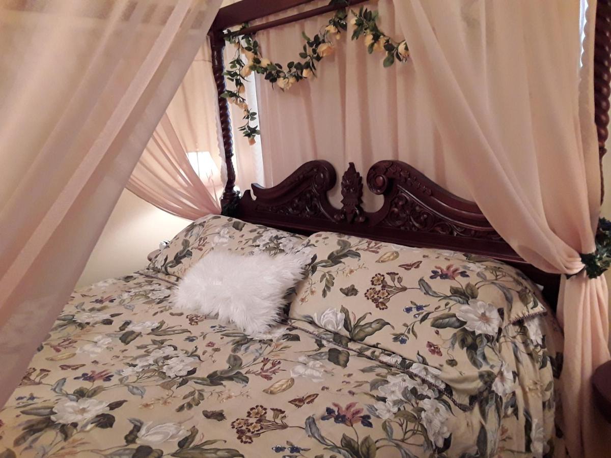 Lions Gate Manor