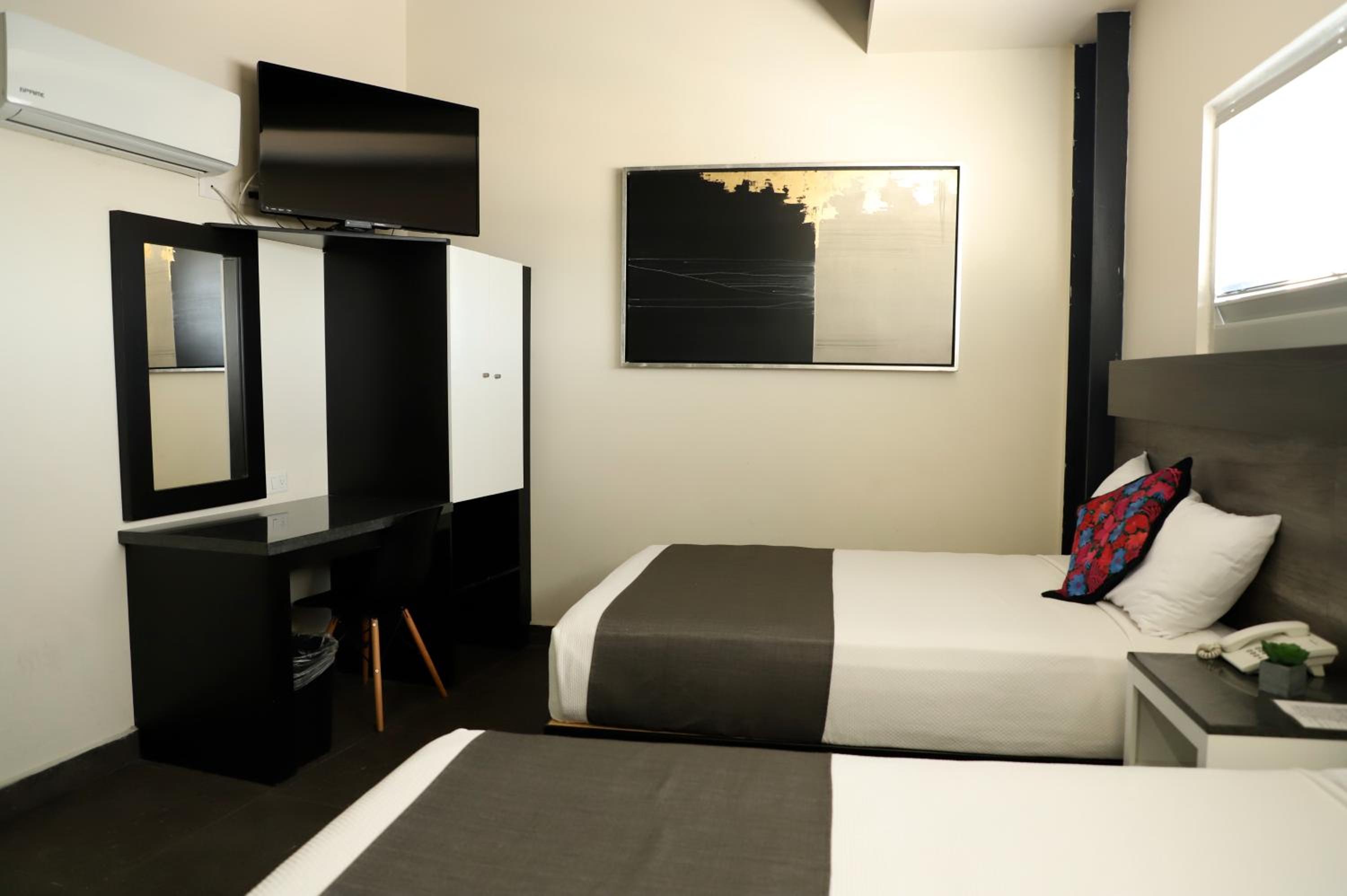 Culiacan Vacations - Homesuites Malecon - Property Image 1