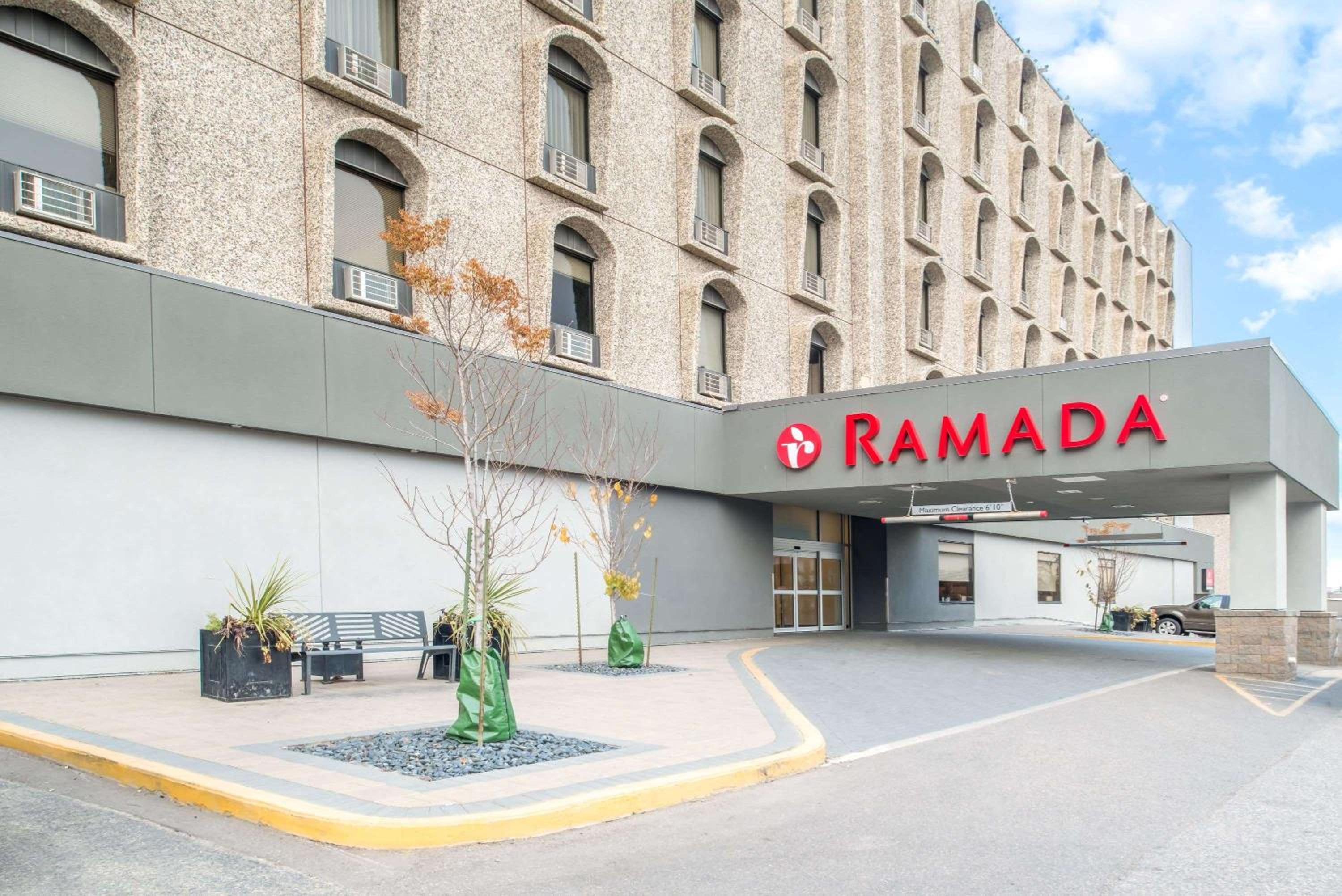Saskatoon Vacations - Ramada by Wyndham Saskatoon - Property Image 1