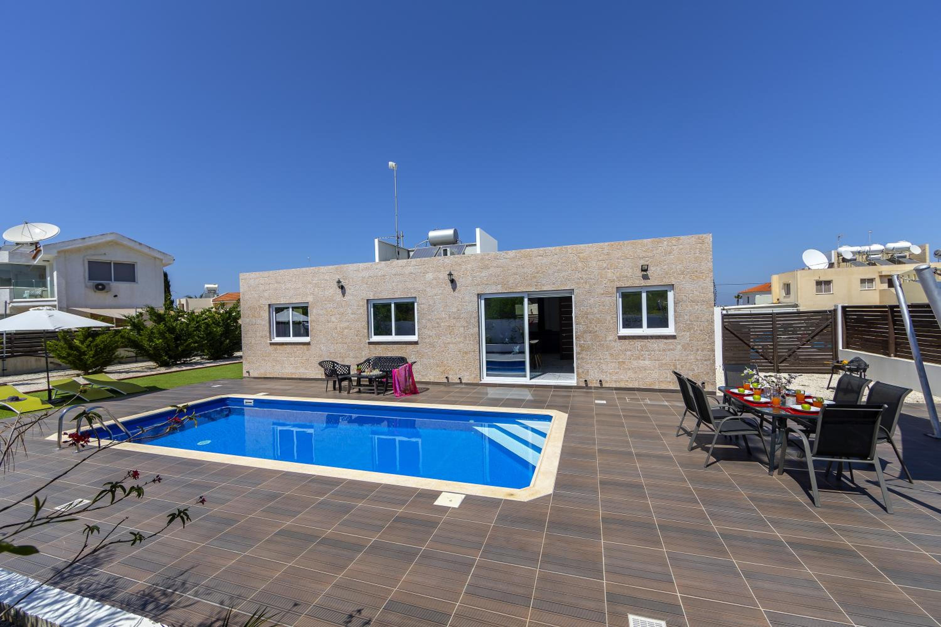 Protaras Villa Hollywood