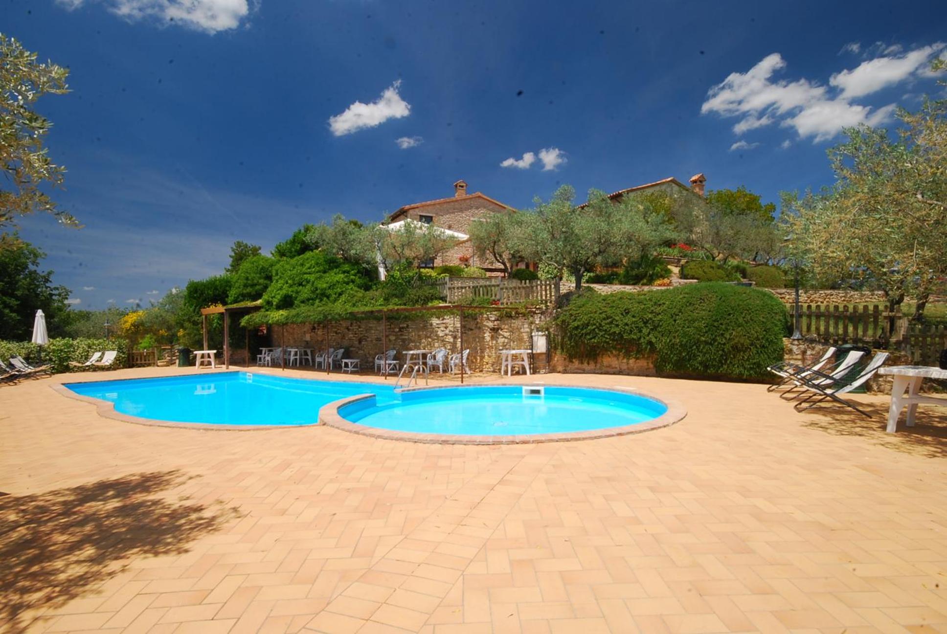 Country House La Lungavita view 3