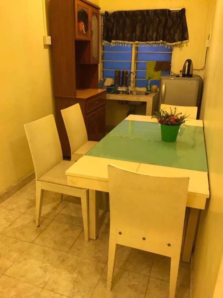 Trisya Homestay photo 4