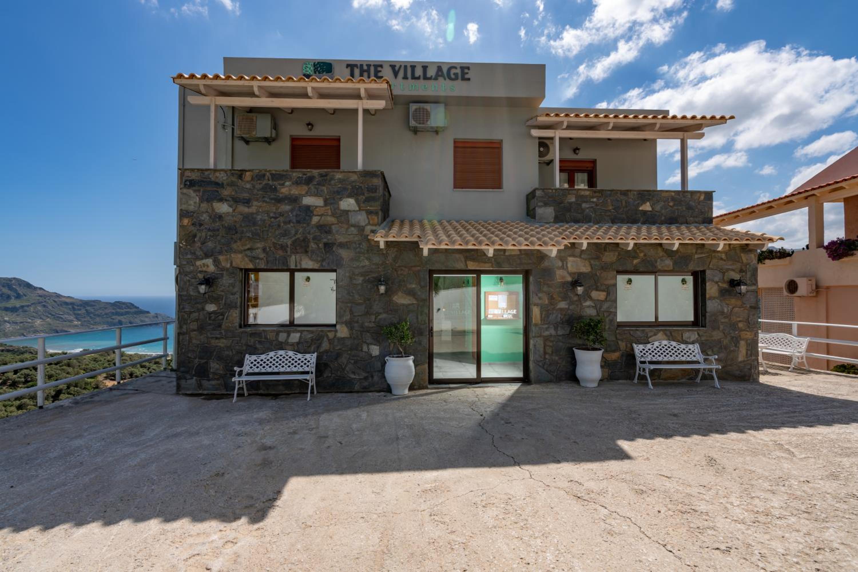 Hotel The Village Apartments - Image 1