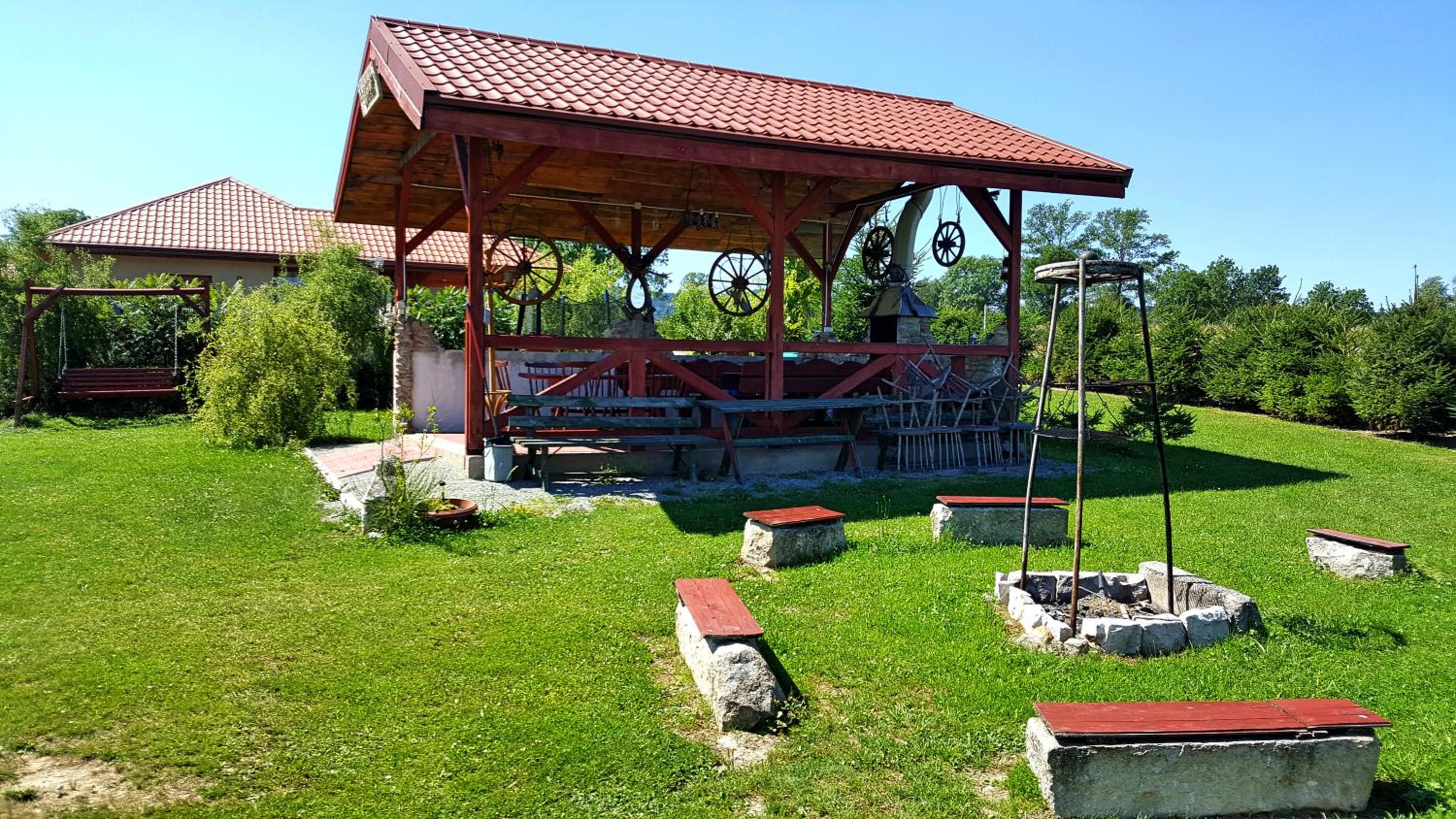 Photo 8