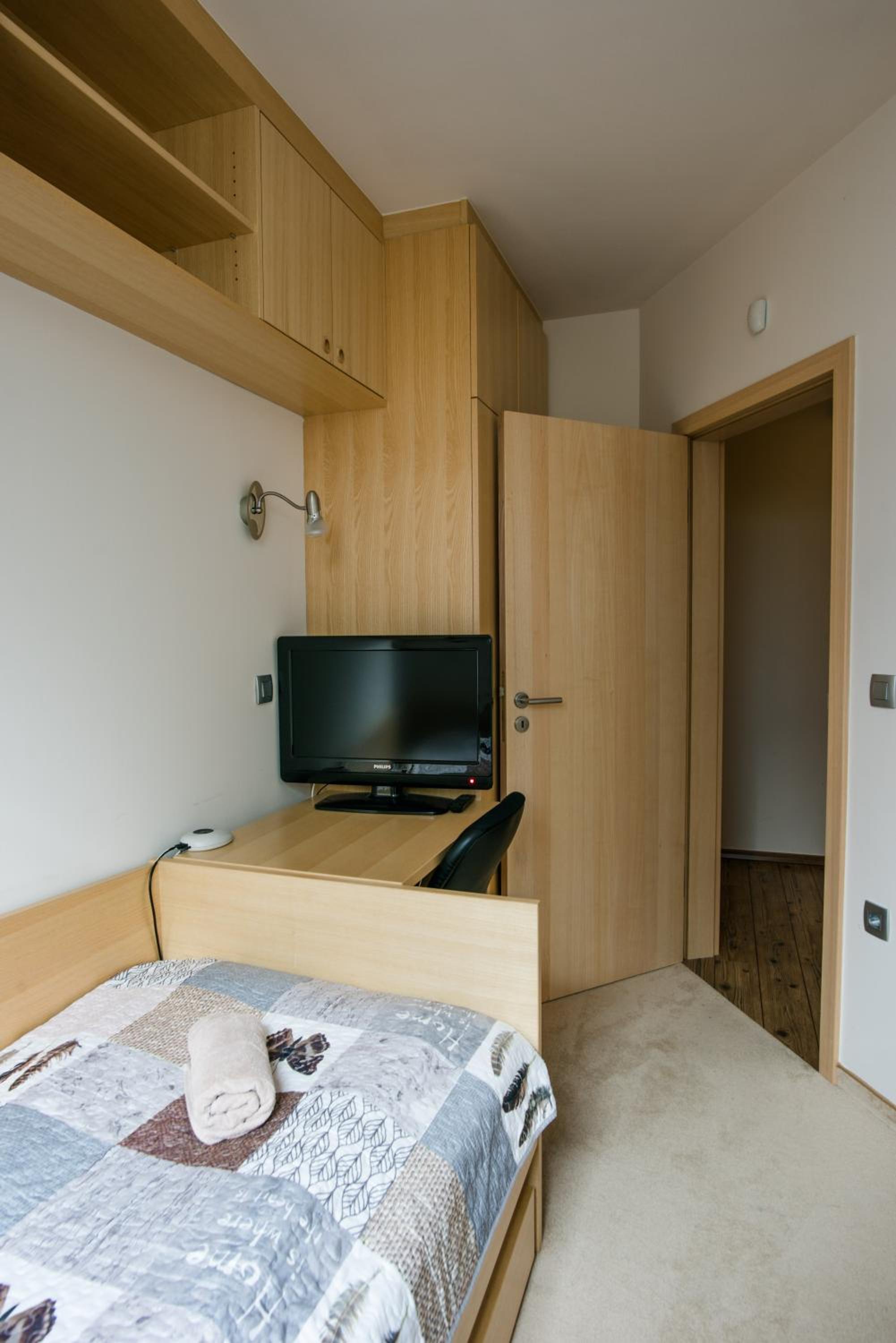 Photo 9