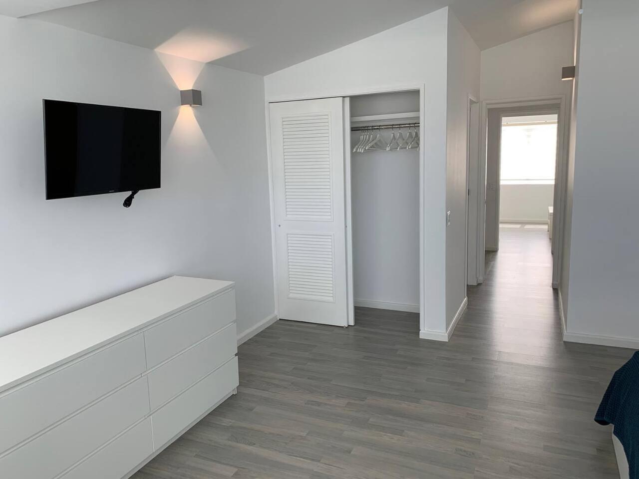 Luxury Waterfront Villa 431F Starlink Wifi