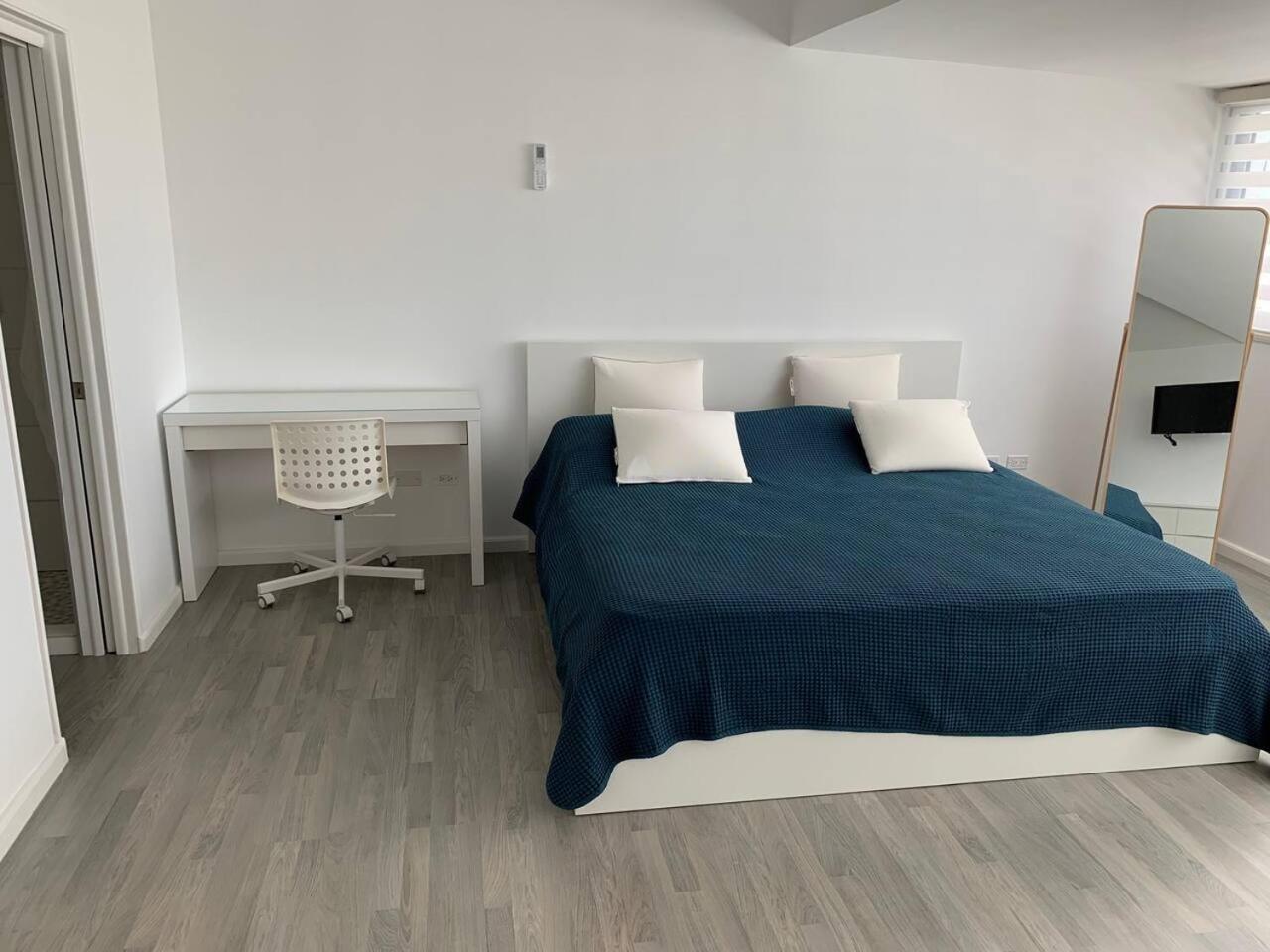 Luxury Waterfront Villa 431F Starlink Wifi