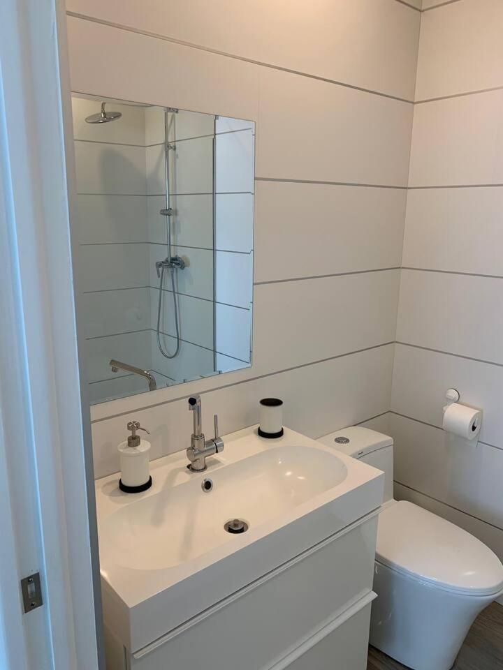 Luxury Waterfront Villa 431F Starlink Wifi